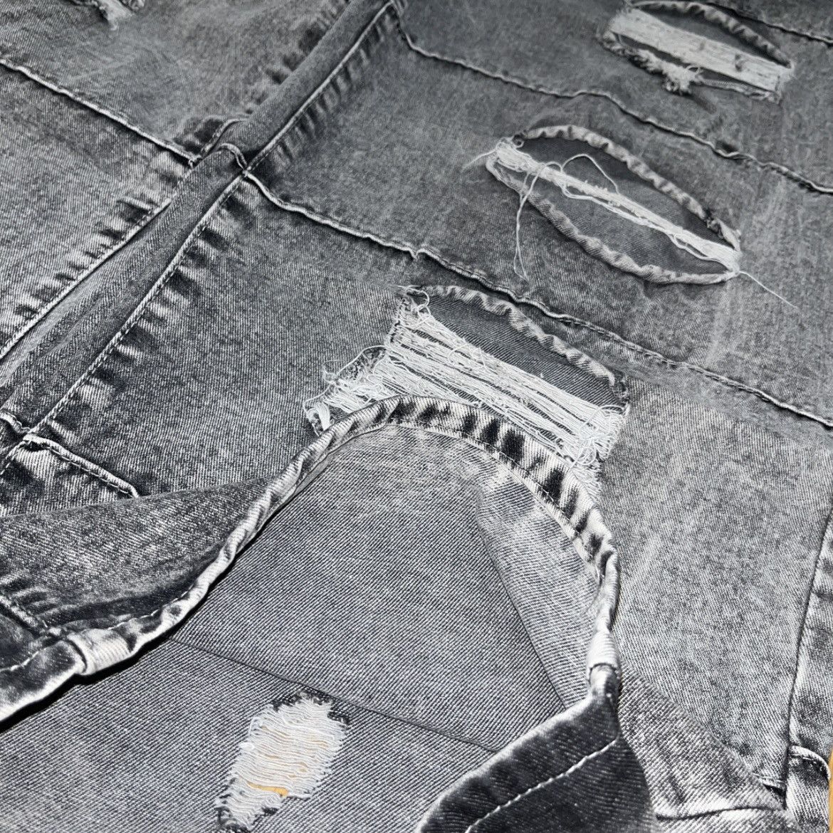 Vintage American vintage washed ripped jeans Street punk oversized Size US 36 / EU 52 - 5 Thumbnail