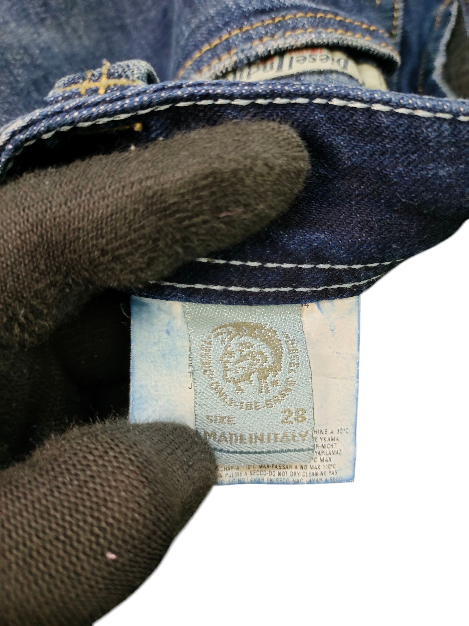 Diesel Vintage Y2k Diesel Heeven Clawmark Distress Faded Jeans Size US 29 - 11 Thumbnail