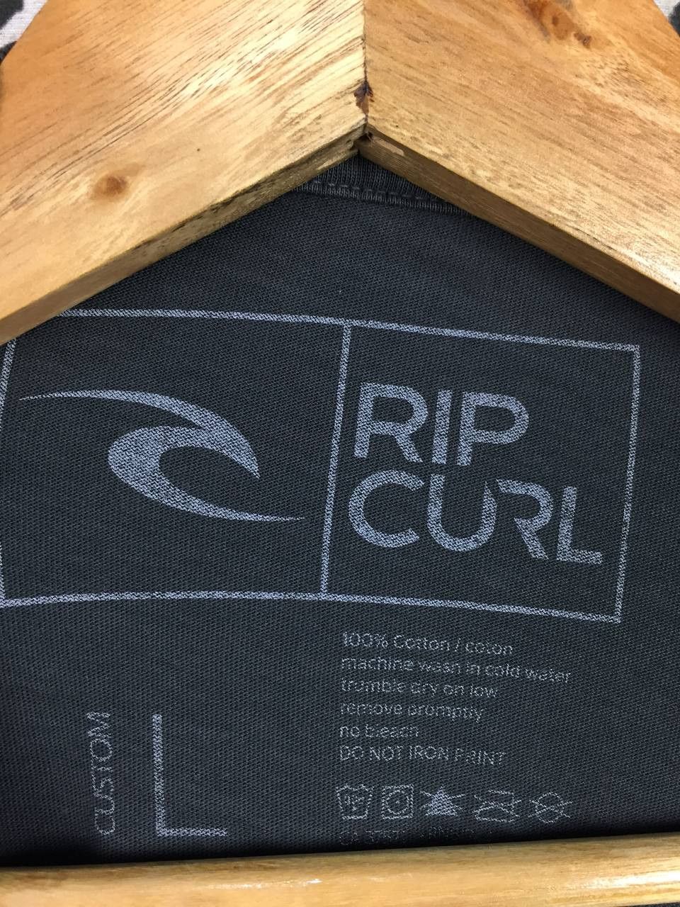 Rip Curl × Vintage Rip Curl The Ultimate Surfing Company Big Logo Tee Size US L / EU 52-54 / 3 - 9 Thumbnail