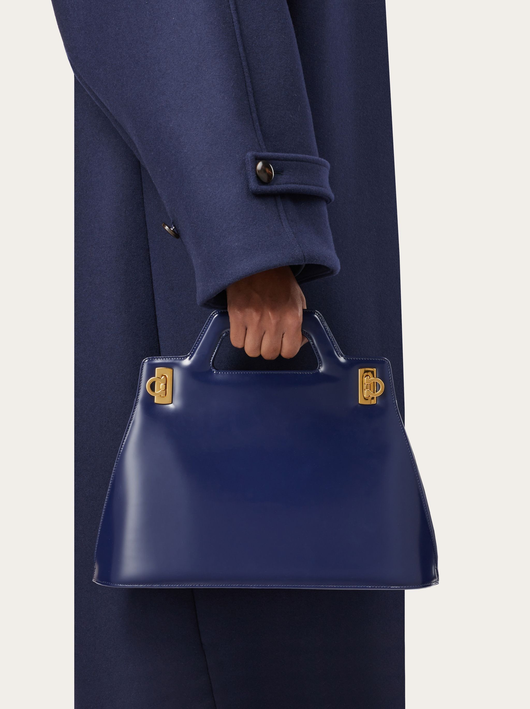 Salvatore Ferragamo o1s1rm0924 Size: OS / Wanda Handle Bag in Blue Size ONE SIZE - 2 Thumbnail