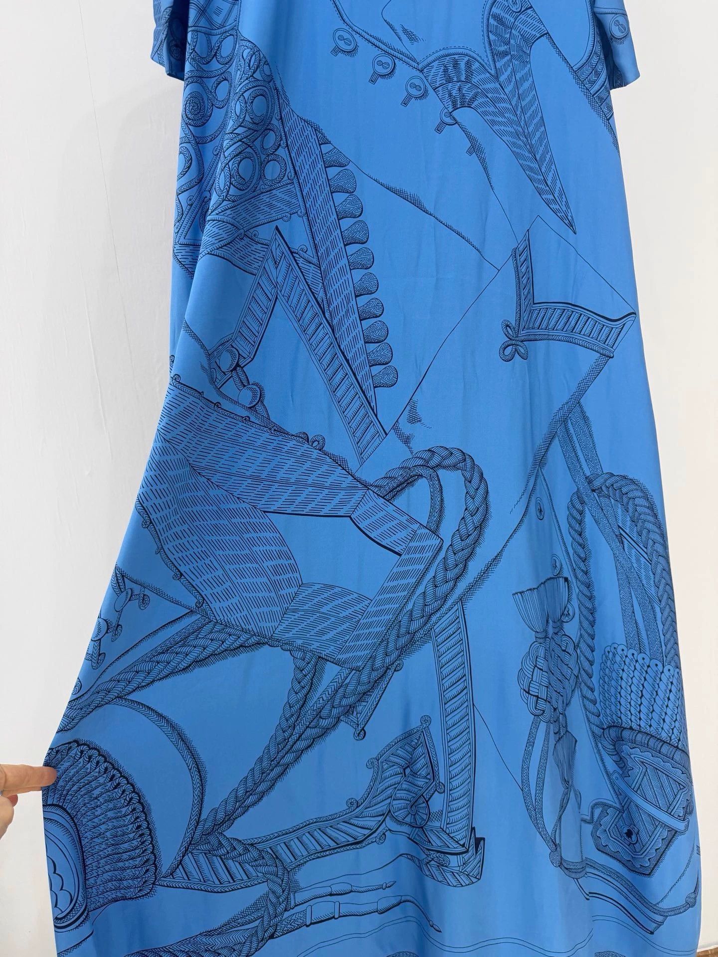 Hermes Hermes Silk Print Maxi Dress - NewTags - Size 34 (Oversized) Size XS / US 0-2 / IT 36-38 - 7 Thumbnail