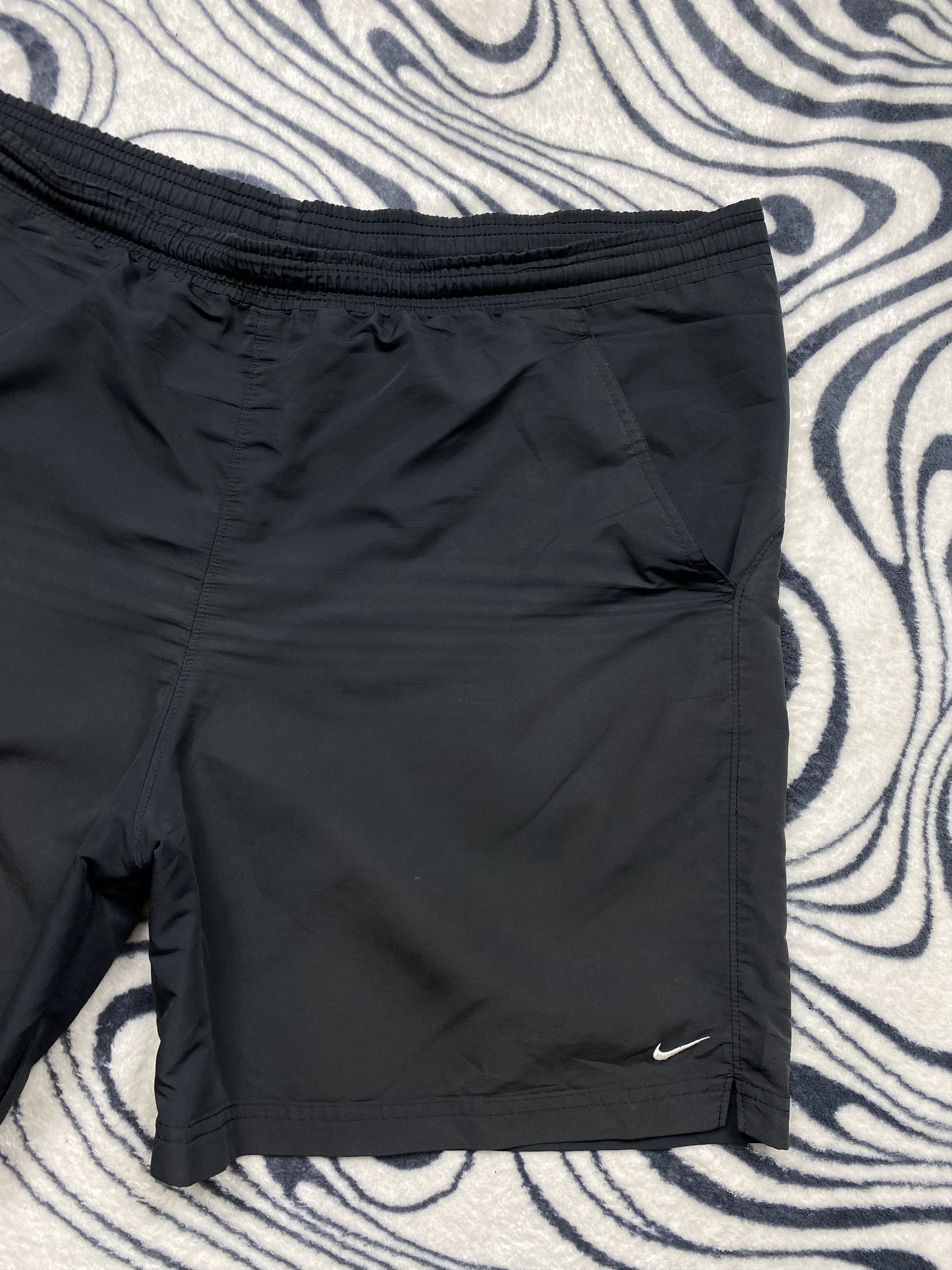 Nike × Vintage Nike Vintage Mens Nylon Shorts Y2K Size US 36 / EU 52 - 2 Thumbnail
