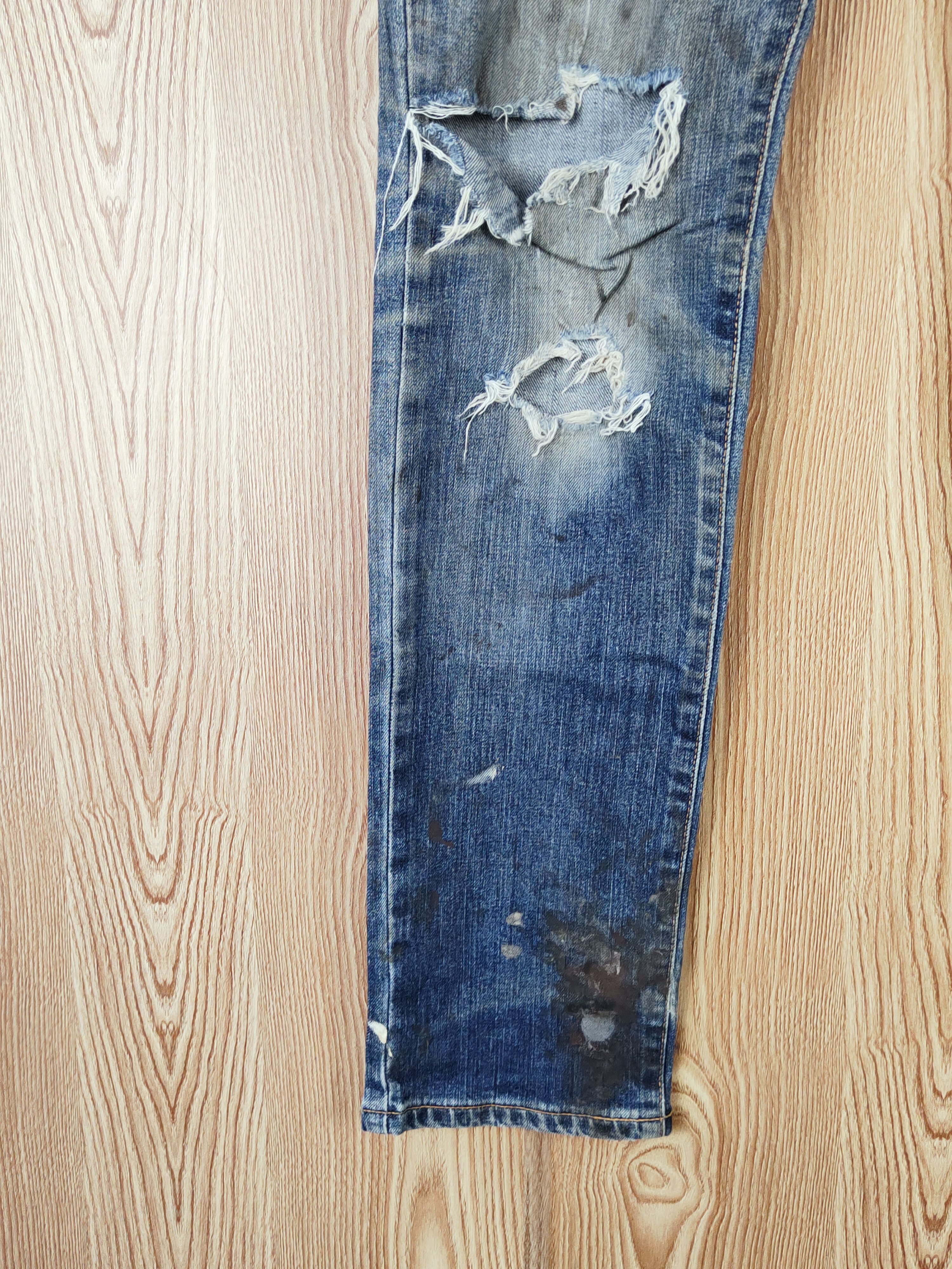 Japanese Brand Wrangler Dark Blue Distressed Ripped denim Jeans #W501 Size US 31 - 4 Thumbnail