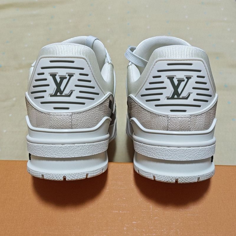 Louis Vuitton Louis Vuitton Low-Top Trainer Sneakers in White -2508 Size US 8.5 / EU 41-42 - 3 Thumbnail