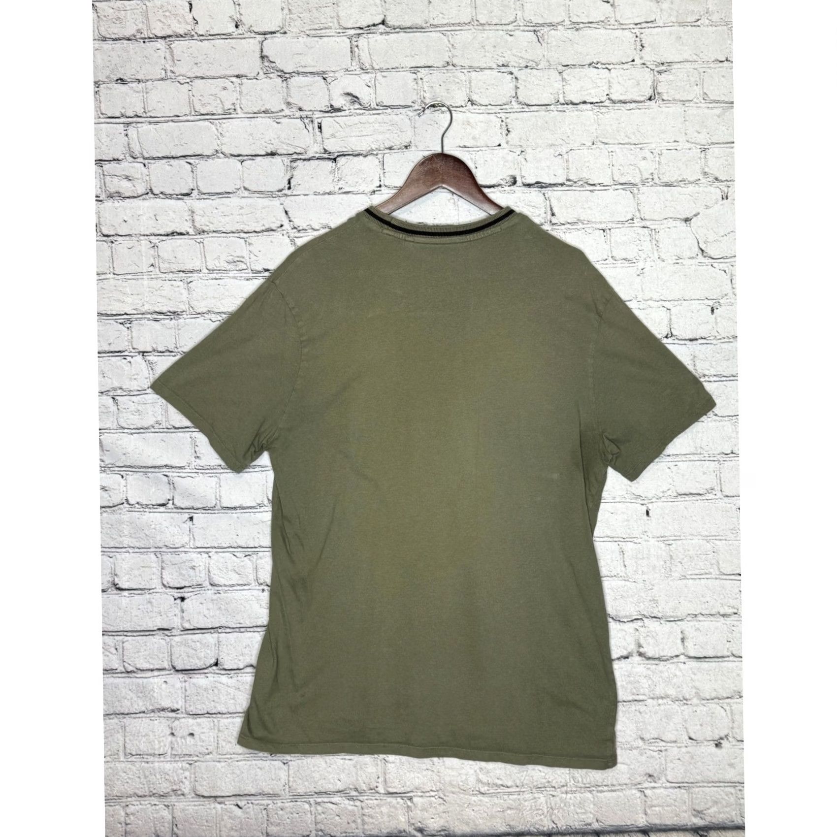 Guess GUESS Los Angeles Olive Green Embroidered Logo T-Shirt Men XL Crew Neck Short Sleeve Logo, City, Graphic Print, Cotton Blend, All Seasons Size US XL / EU 56 / 4 - 5 Thumbnail