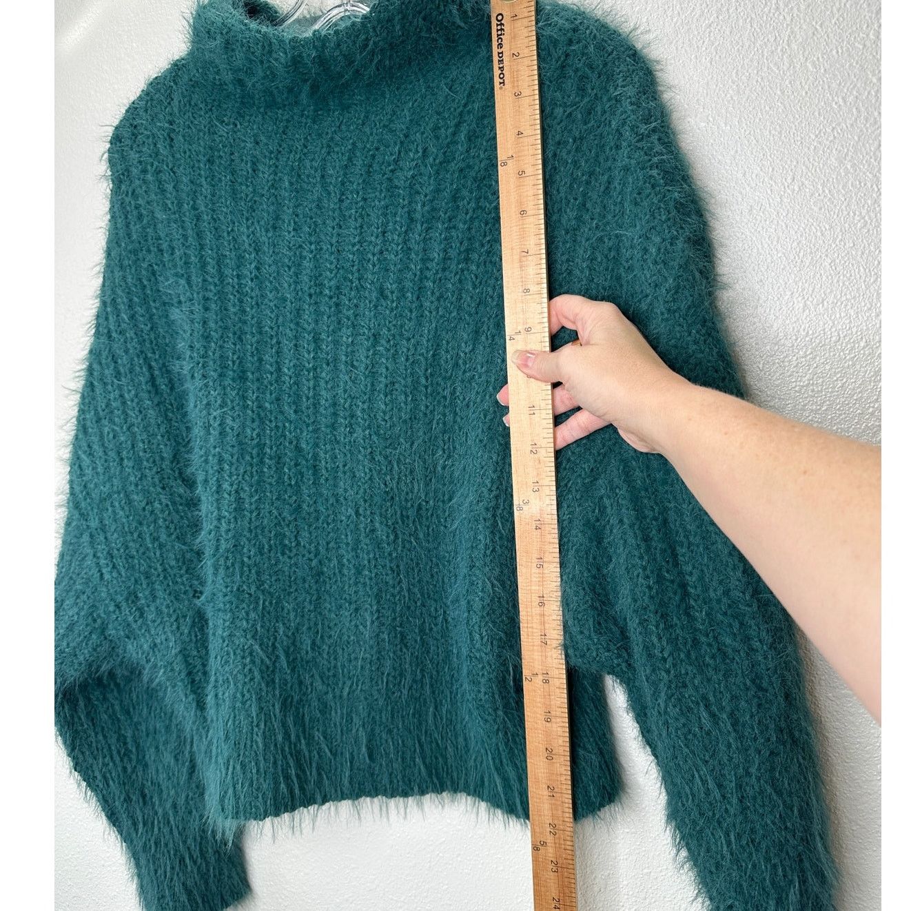 Express Express Green Fuzzy Long Sleeve Mock Neck Crop Sweater XS Size XS / US 0-2 / IT 36-38 - 13 Thumbnail