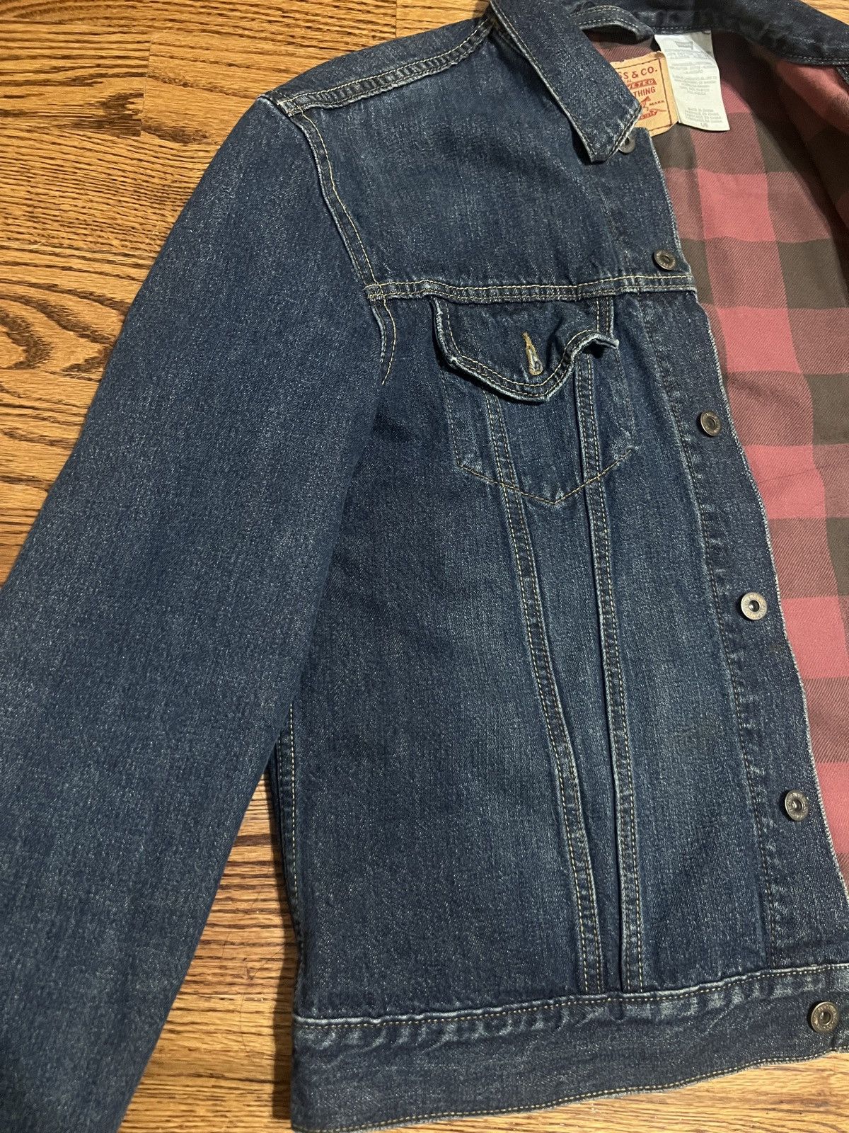 Levi's Vintage Men’s Levi’s Denim Jacket - size L Size US L / EU 52-54 / 3 - 6 Thumbnail