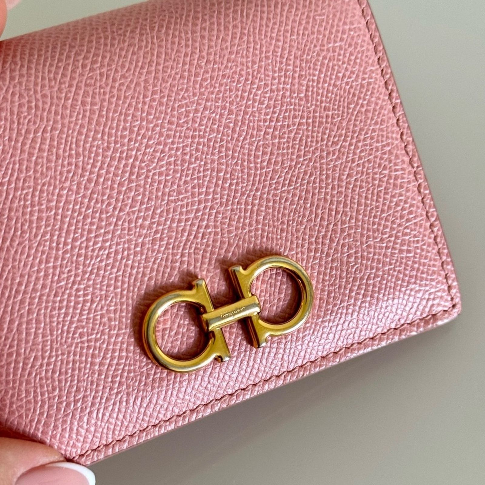 Salvatore Ferragamo Salvatore Ferragamo Pink Wallet with Gold Hardware Authentic Size ONE SIZE - 4 Thumbnail