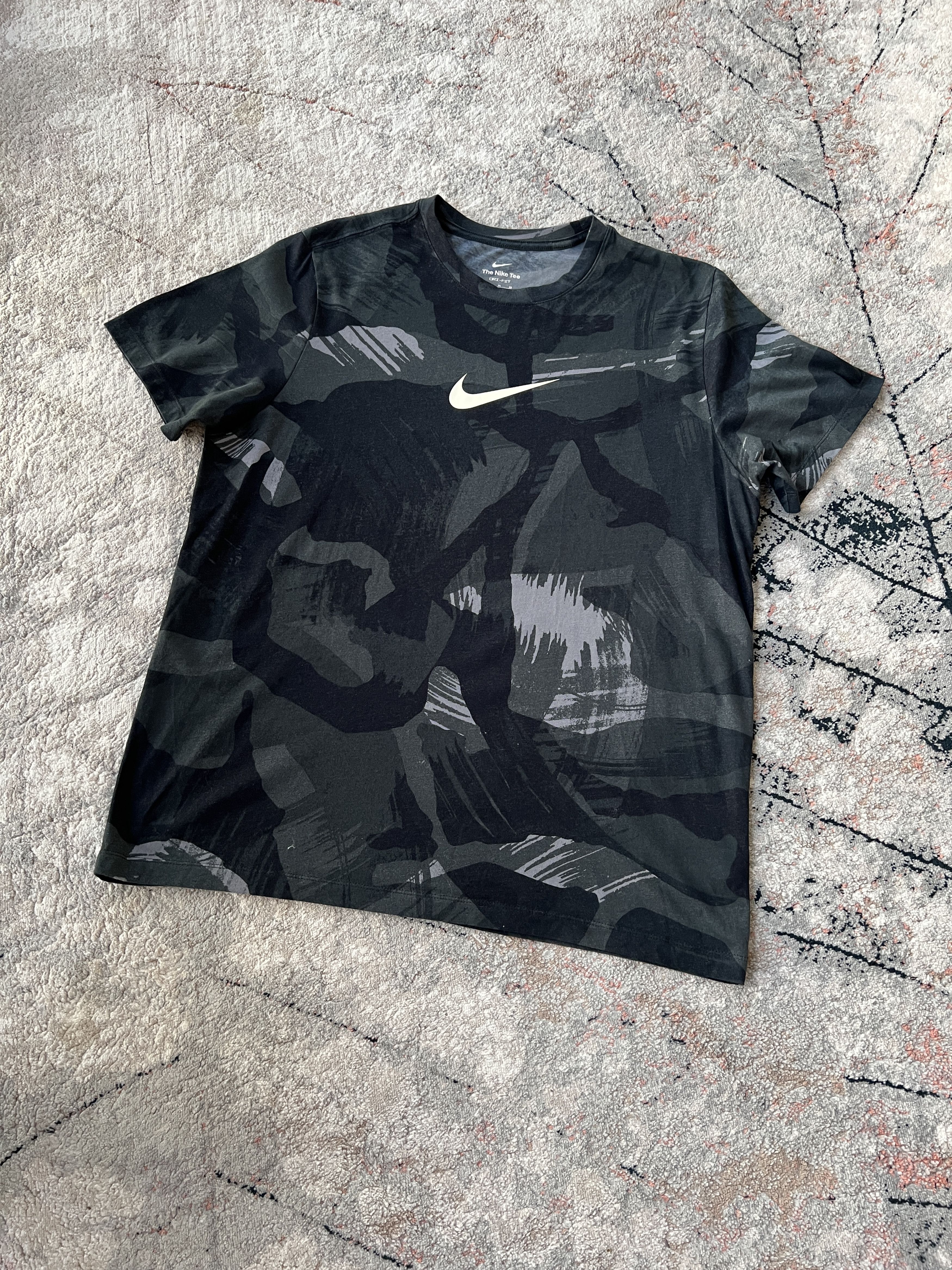 Nike Nike Tee Size US XL / EU 56 / 4 - 1 Thumbnail