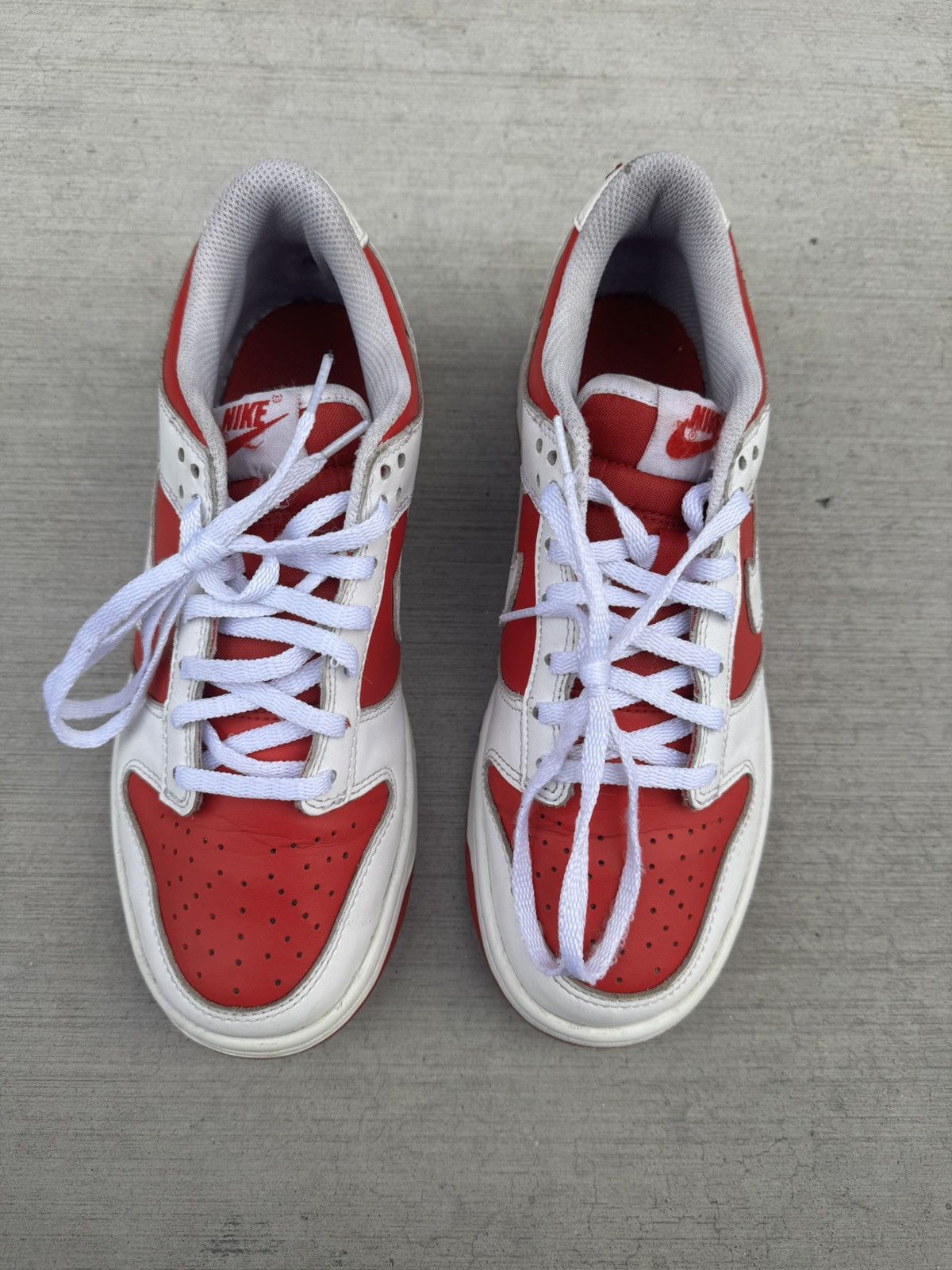 Nike NIKE DUNK LOW GYM RED WHITE CHAMPIONSHIP SIZE 6Y / 7.5 W Size US 6 / EU 39 - 3 Thumbnail
