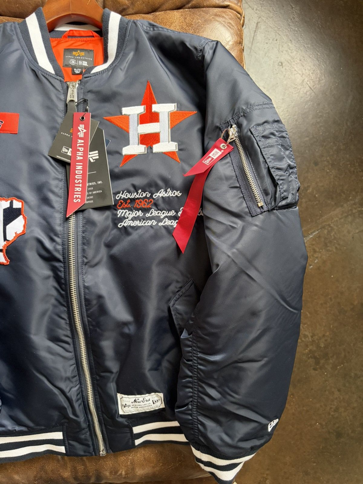 Alpha Industries × New Era Alpha Industries x New Era Astros MA-1 Bomber Jacket - XL Size US XL / EU 56 / 4 - 7 Thumbnail