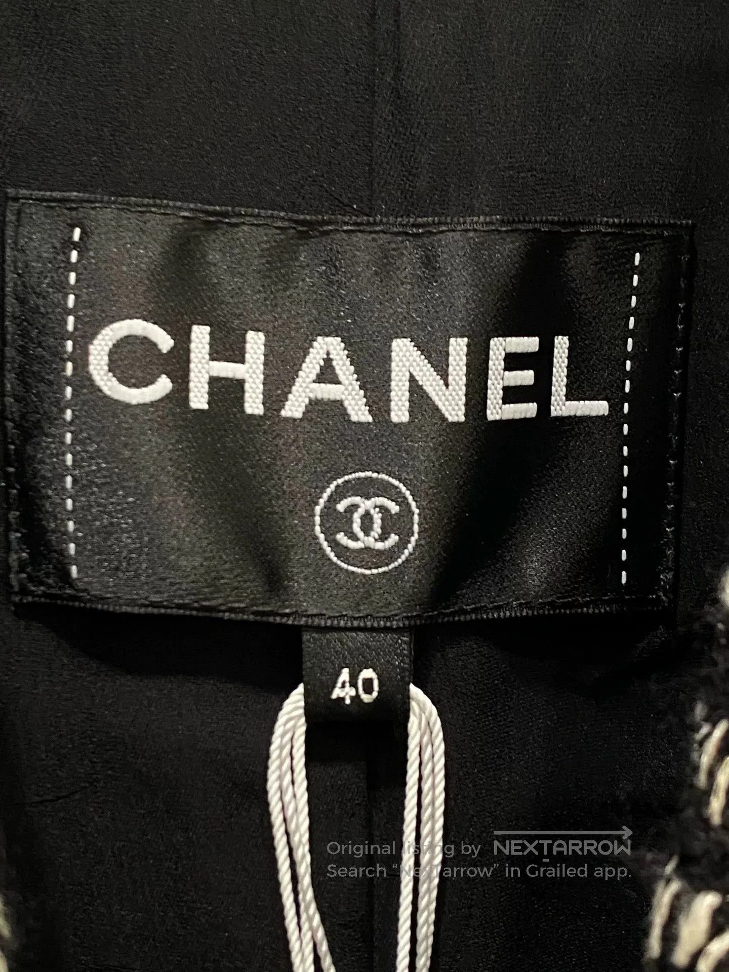 Chanel Chanel 2023 black and white plaid tweed jacket FR40. Size US M / EU 48-50 / 2 - 2 Thumbnail