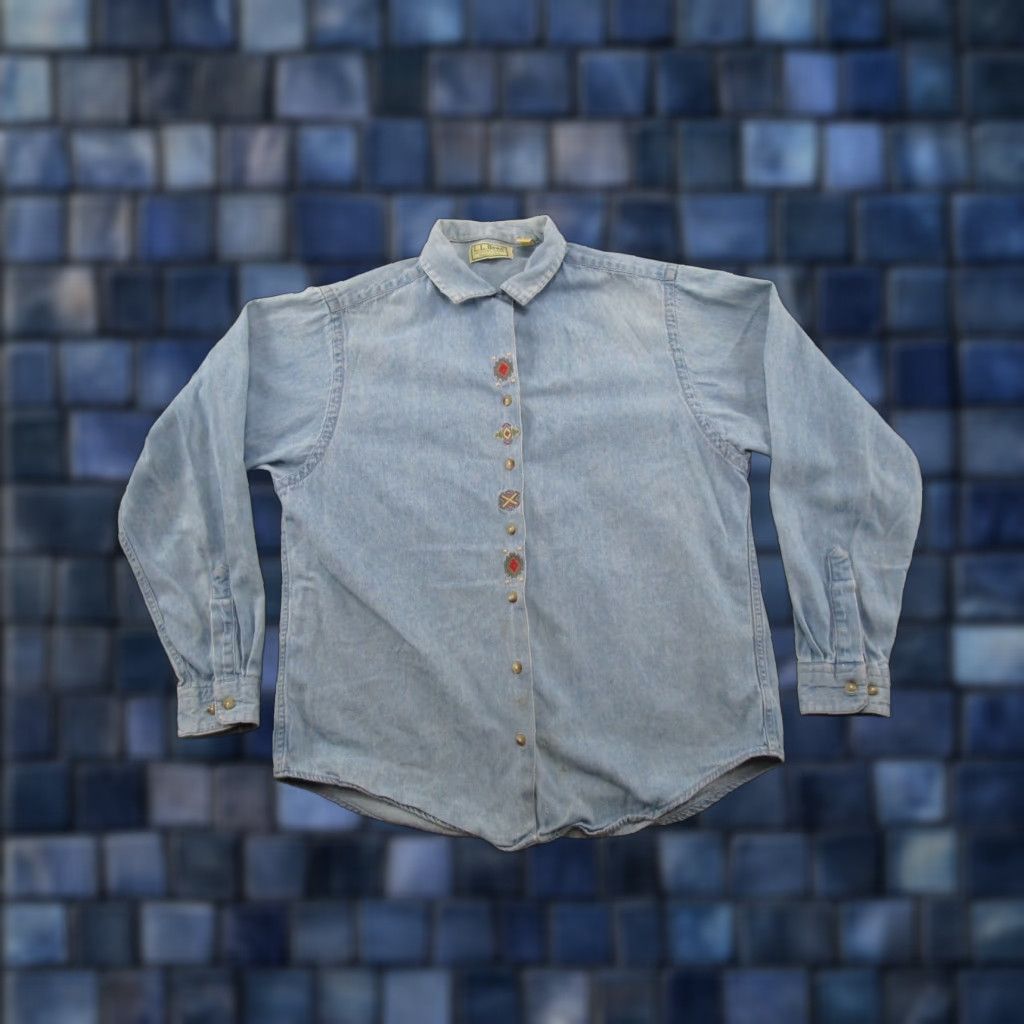 Vintage VINTAGE L.L. BEAN Denim Shirt Womens Size 10 Blue Cotton Embroidered Denim Button-Up Pockets USA Made Fall, Spring, Summer, Winter Mens Womens Size L / US 10 / IT 46 - 1 Thumbnail