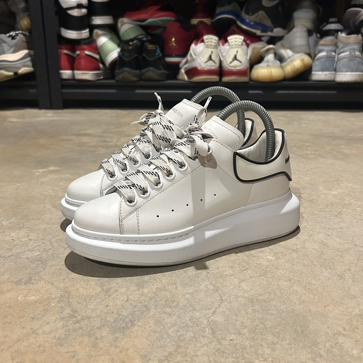 Alexander McQueen × Designer Alexander McQueen Oversized Calfskin Sneakers White US 5 Size US 5 / EU 37 - 2 Thumbnail