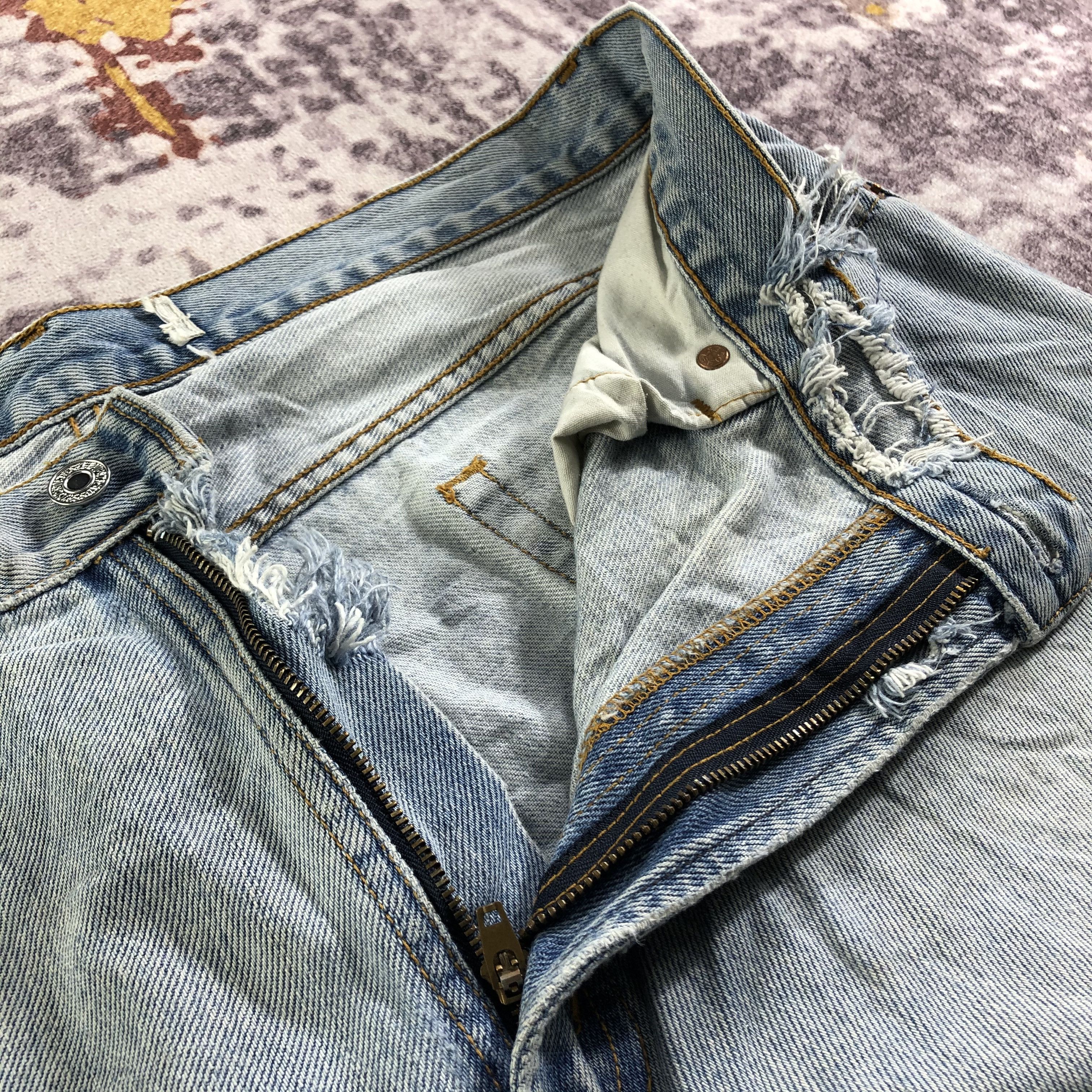 Levi's × Vintage Vintage 90s Light Wash Levis 560 Jeans-JM3498 Size US 37 - 8 Thumbnail