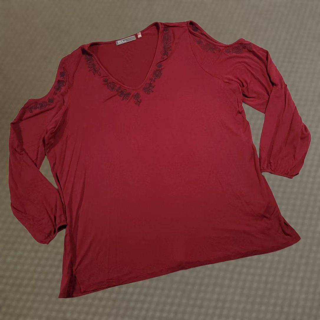 Vintage 89th & Madison Shirt Women's Plus 2X Red Cold Shoulder Long Sleeve Embroidered Size XXL / US 16-18 / IT 52-54 - 1 Thumbnail