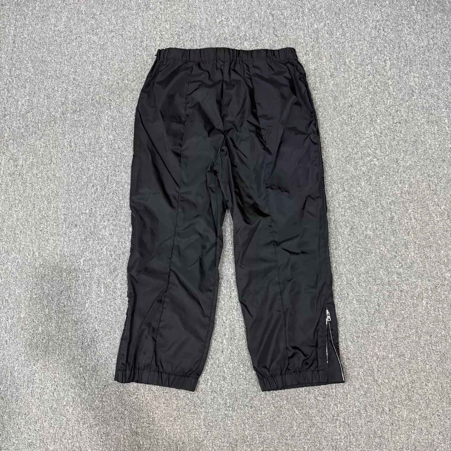 Prada Prada recycled nylon pants triangle logo zipper cuffs size 42 new Size 28" / US 6 / IT 42 - 2 Thumbnail