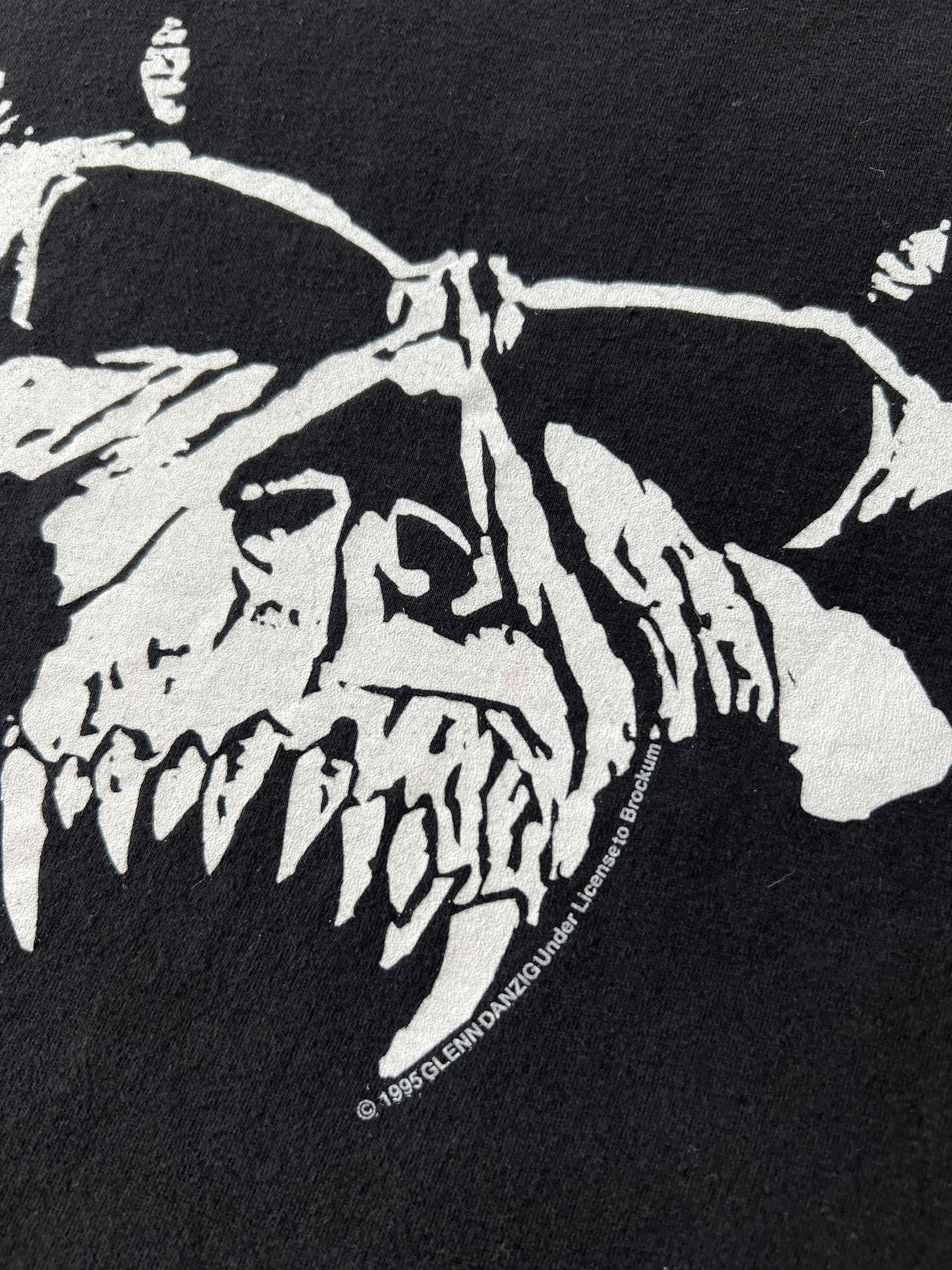 Band Tees Vintage 1995 Danzig Heavy Metal Band Cropped Black T-shirt Size US XL / EU 56 / 4 - 7 Thumbnail