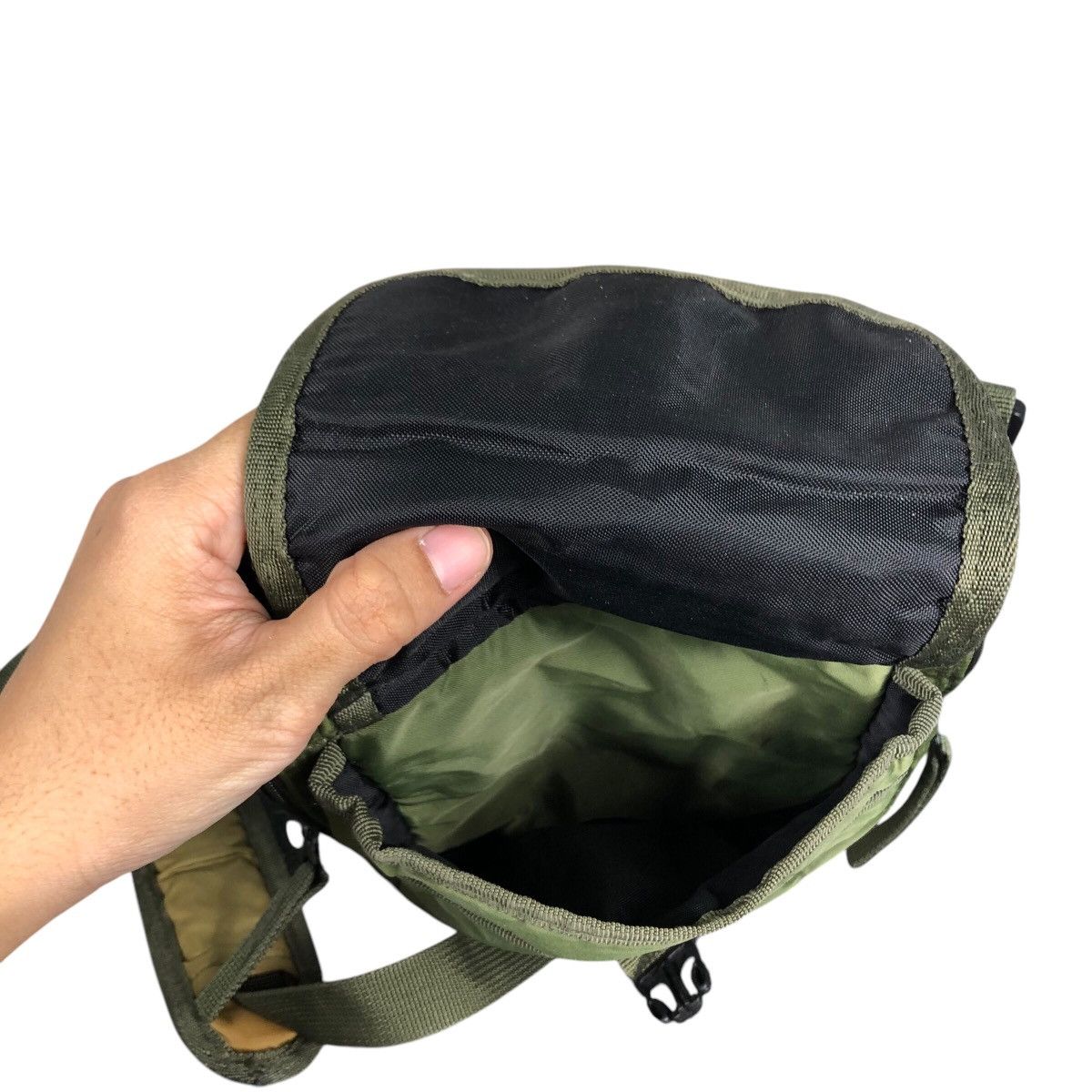 Japanese Brand 📌Vintage Sling Bag Le Coq Sportif Multi Pocket Size ONE SIZE - 15 Thumbnail