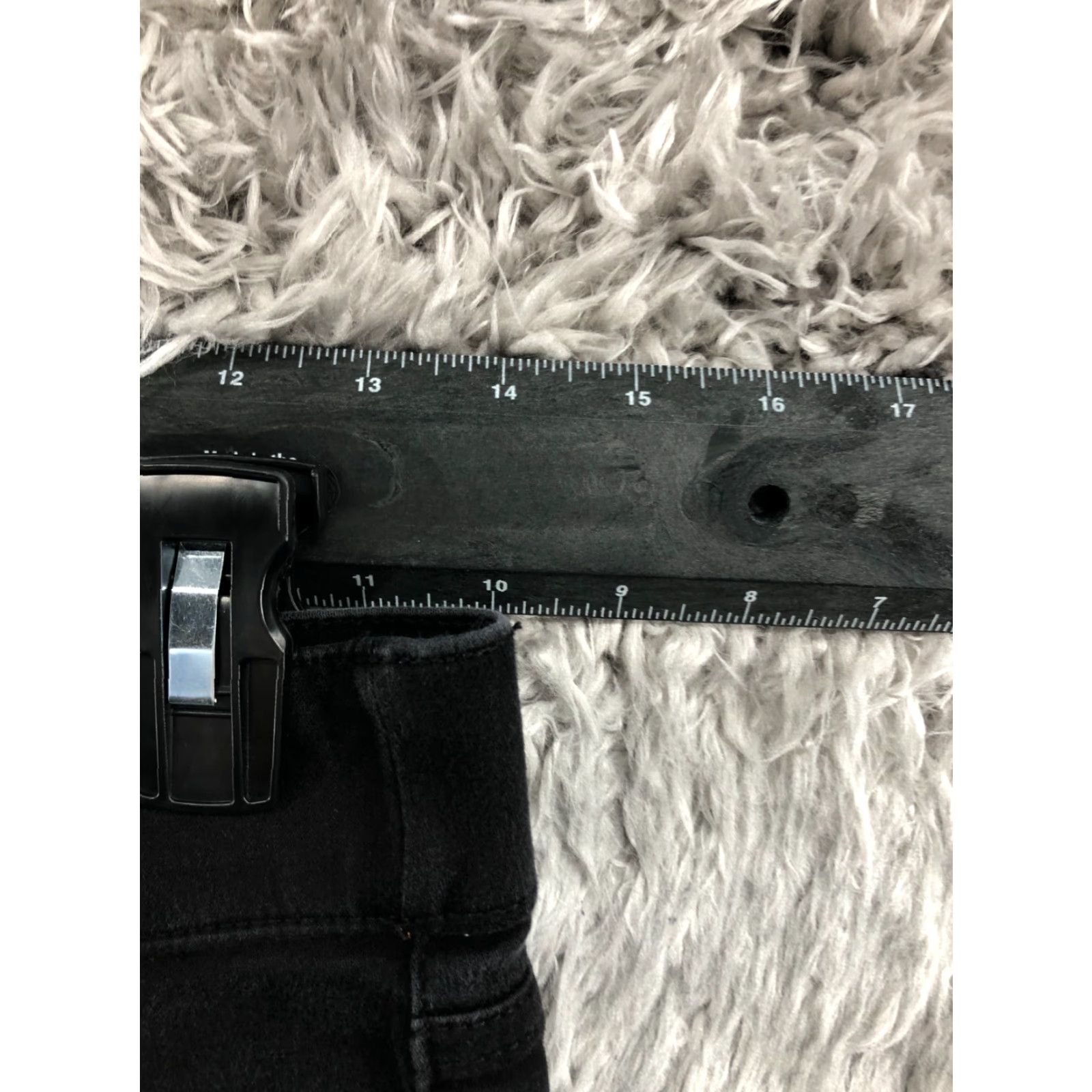 Vintage **Womens Mid Rise Black Pull On Capri Pants Size 4** User: **Sonoma Mid Rise Black Pull-On Capri Pants Size 4** Size 27" / US 4 / IT 40 - 2 Thumbnail