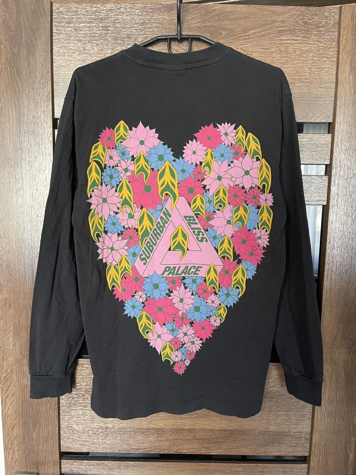 Palace Palace Suburban Peace And Love Long Sleeve T-Shirt Tee Size US S / EU 44-46 / 1 - 1 Thumbnail