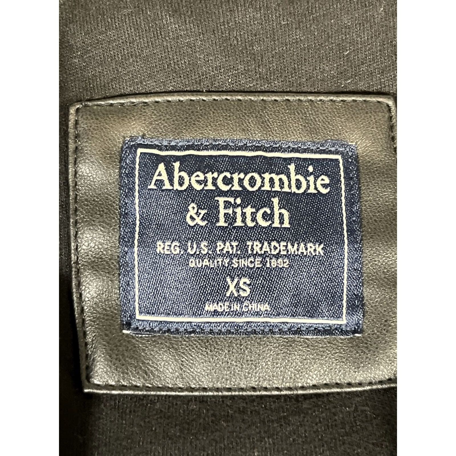 Abercrombie & Fitch VINTAGE Abercrombie & Fitch Puffer Jacket Womens XS Black Vegan Cropped Y2K Womens XS Black Puffer Jacket Size XS / US 0-2 / IT 36-38 - 5 Thumbnail