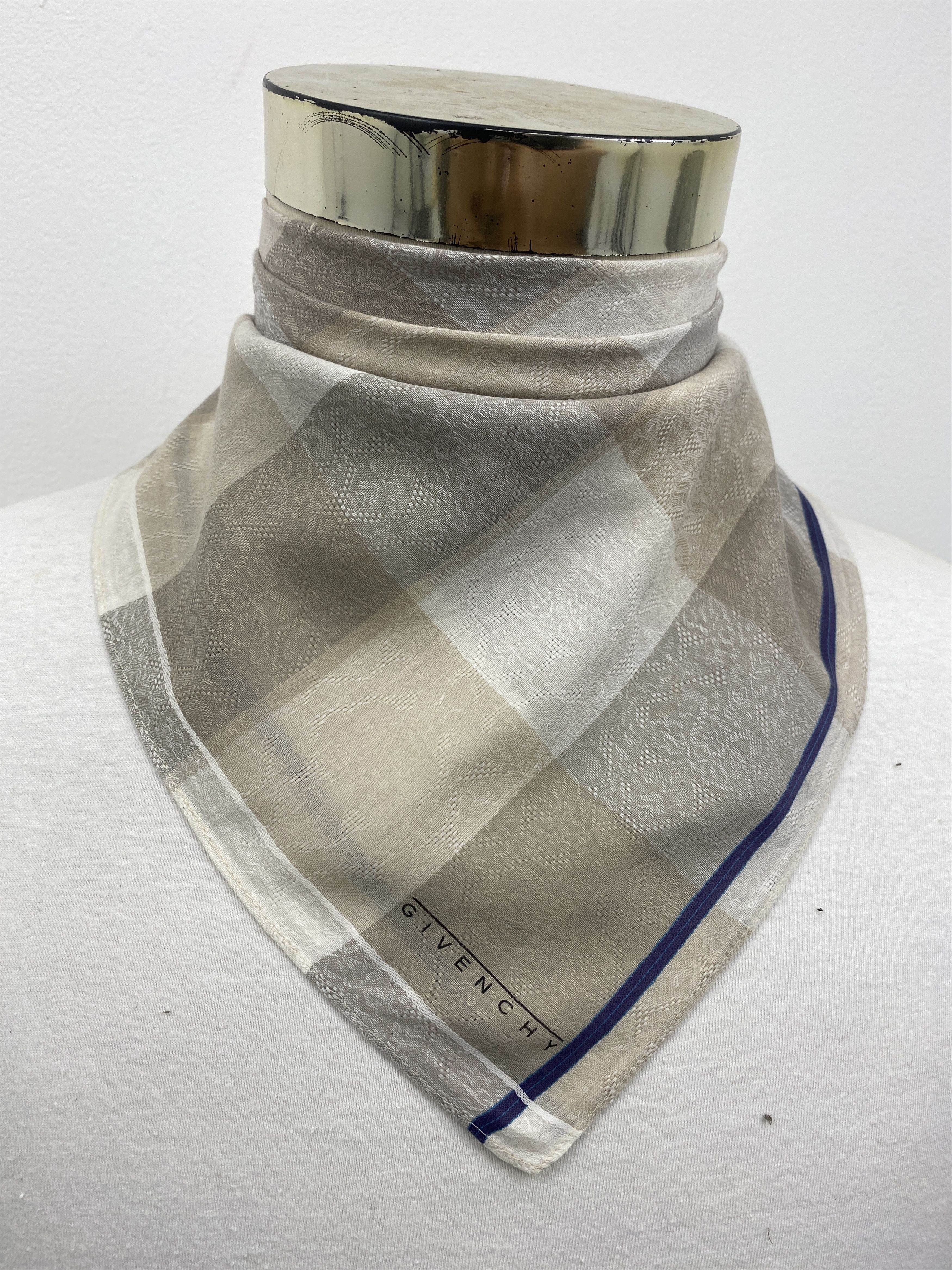 Givenchy Givenchy Handkerchief / Neckerchief / Bandana - HKC0468 Size ONE SIZE - 2 Thumbnail