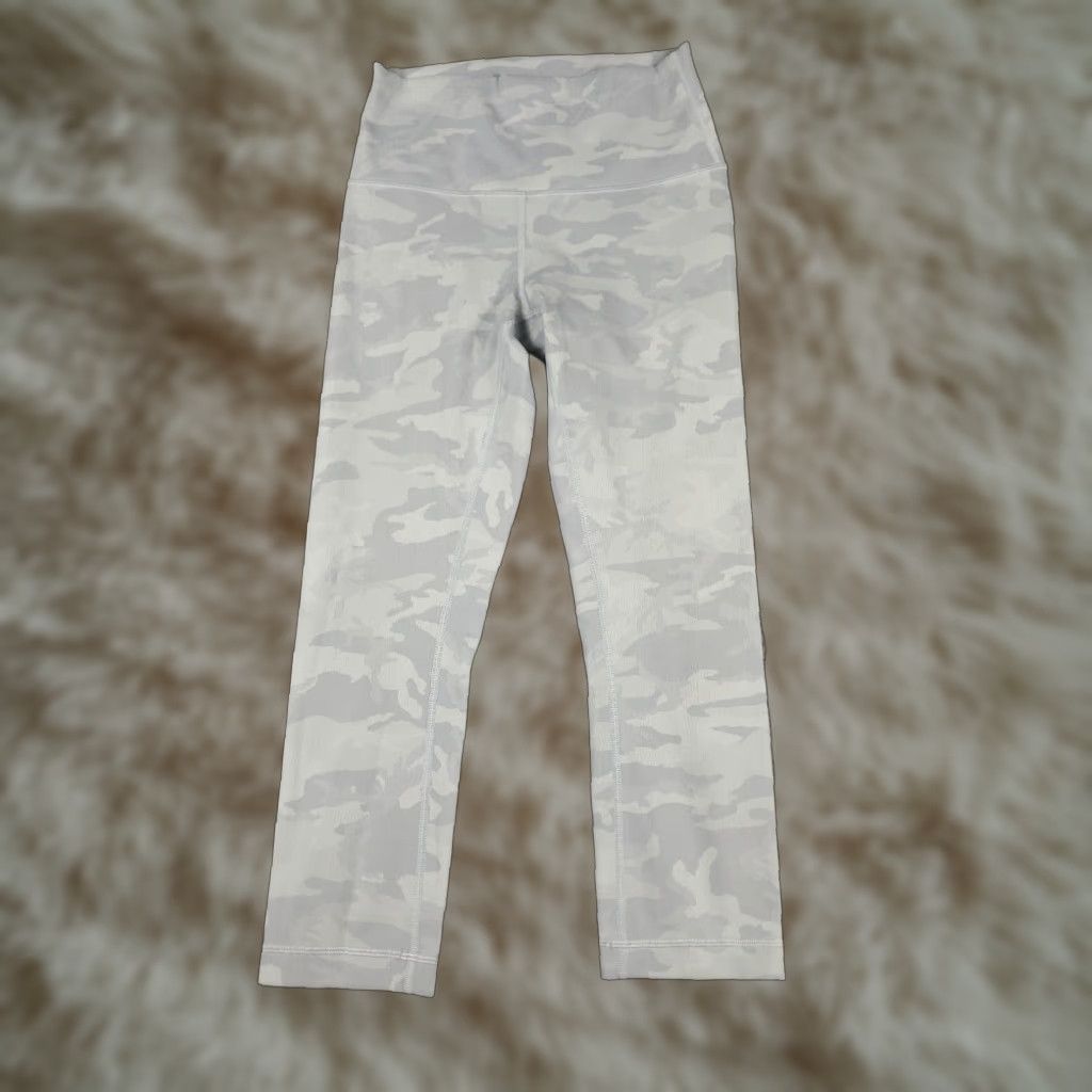 Lululemon Lululemon Womens Gray Camouflage Capri Pants Ladies Size 6 Extra Large XL Size 28" / US 6 / IT 42 - 1 Thumbnail
