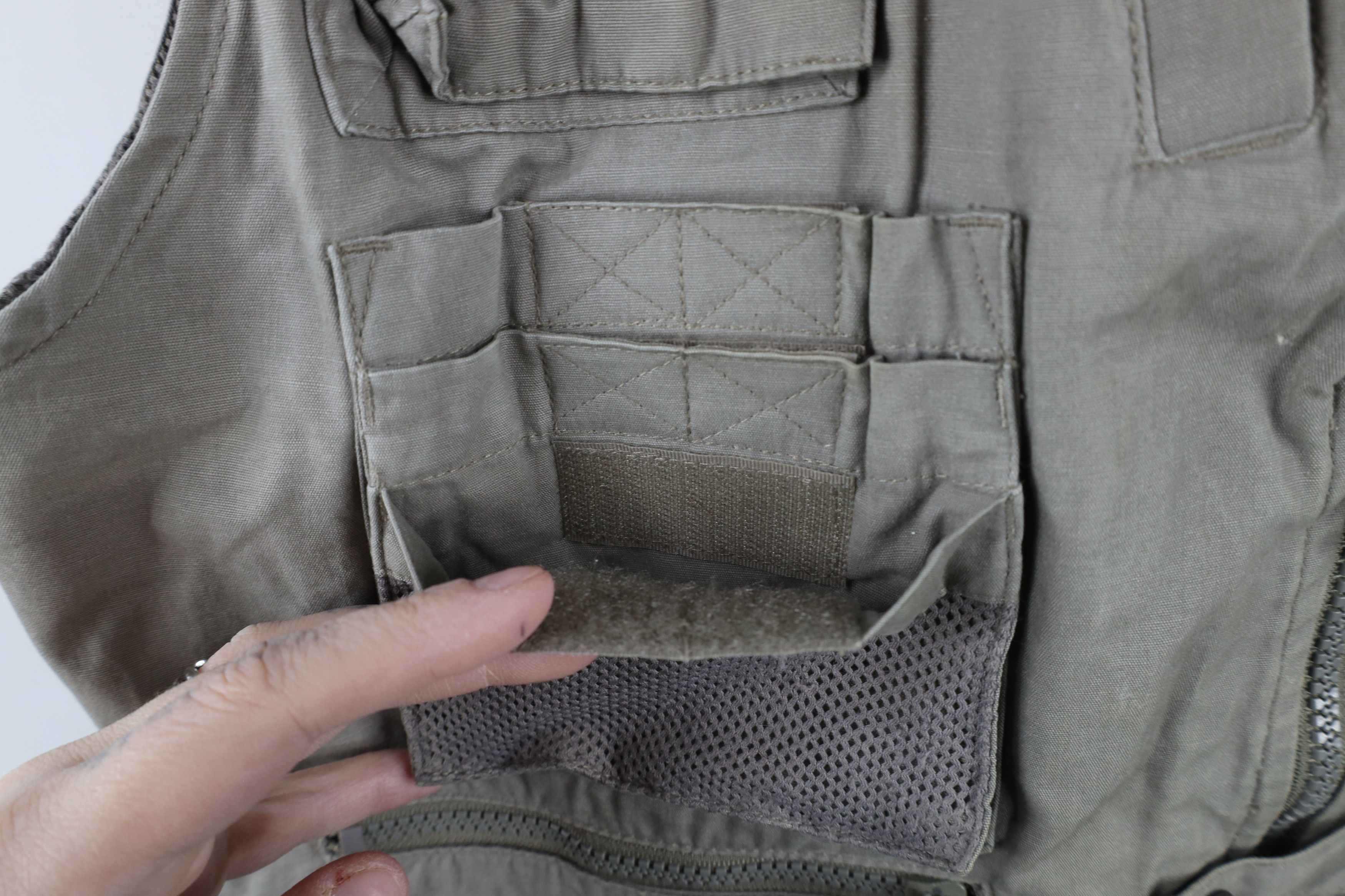 Vintage Vintage 90s Streetwear Hunting Fish Vest Jacket Beige Size US L / EU 52-54 / 3 - 5 Thumbnail