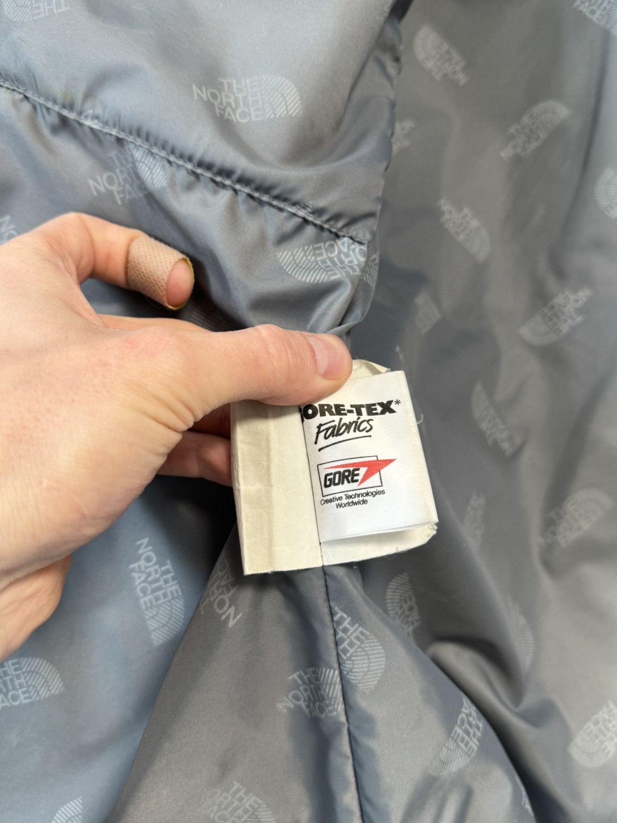 The North Face THE NORTH FACE Shell JACKET GORE-TEX Blue MOUNTAIN Size US L / EU 52-54 / 3 - 20 Thumbnail