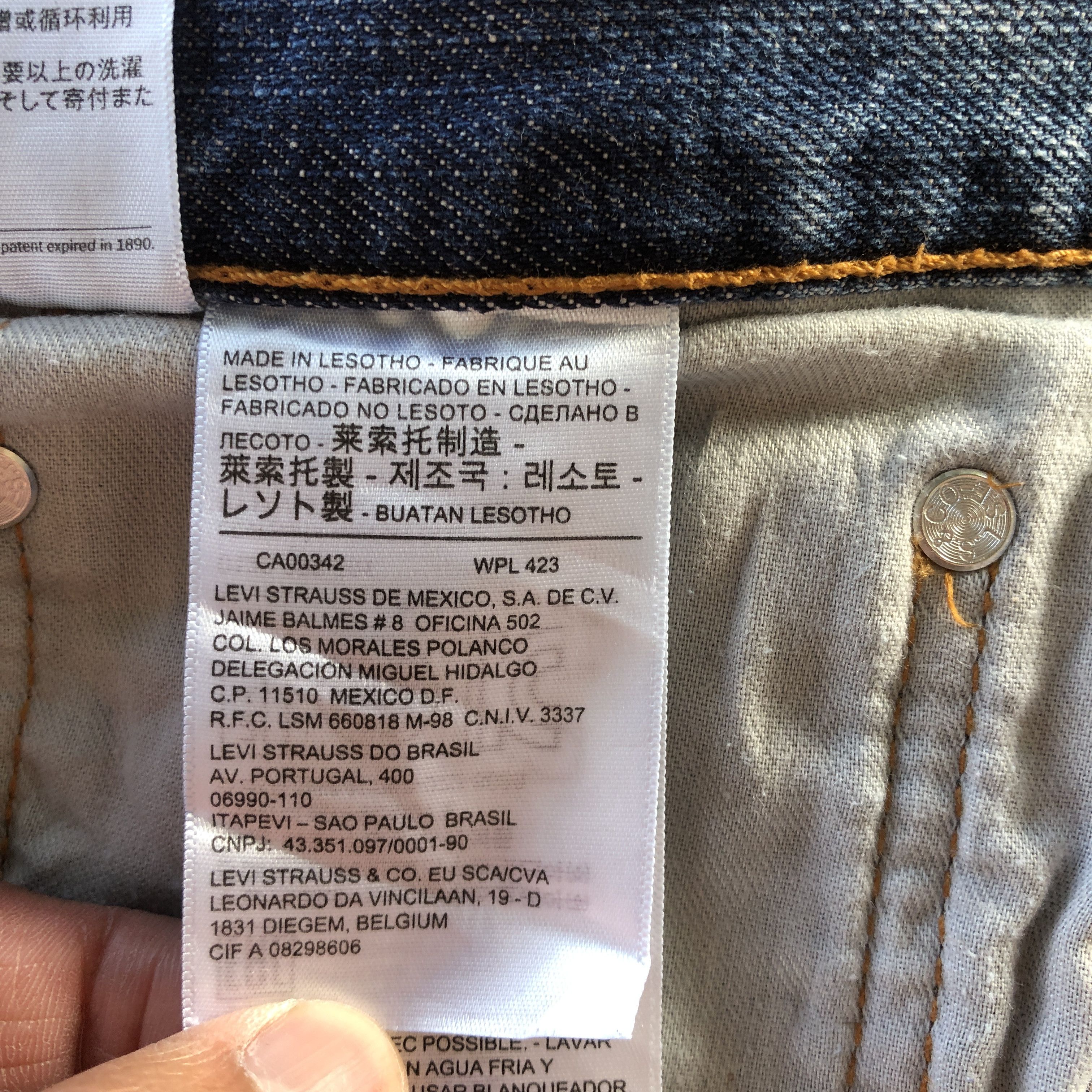 Levi's Vintage Levis 559 Baggy Faded Jeans Levi's Light Wash Denim Size US 38 / EU 54 - 8 Thumbnail
