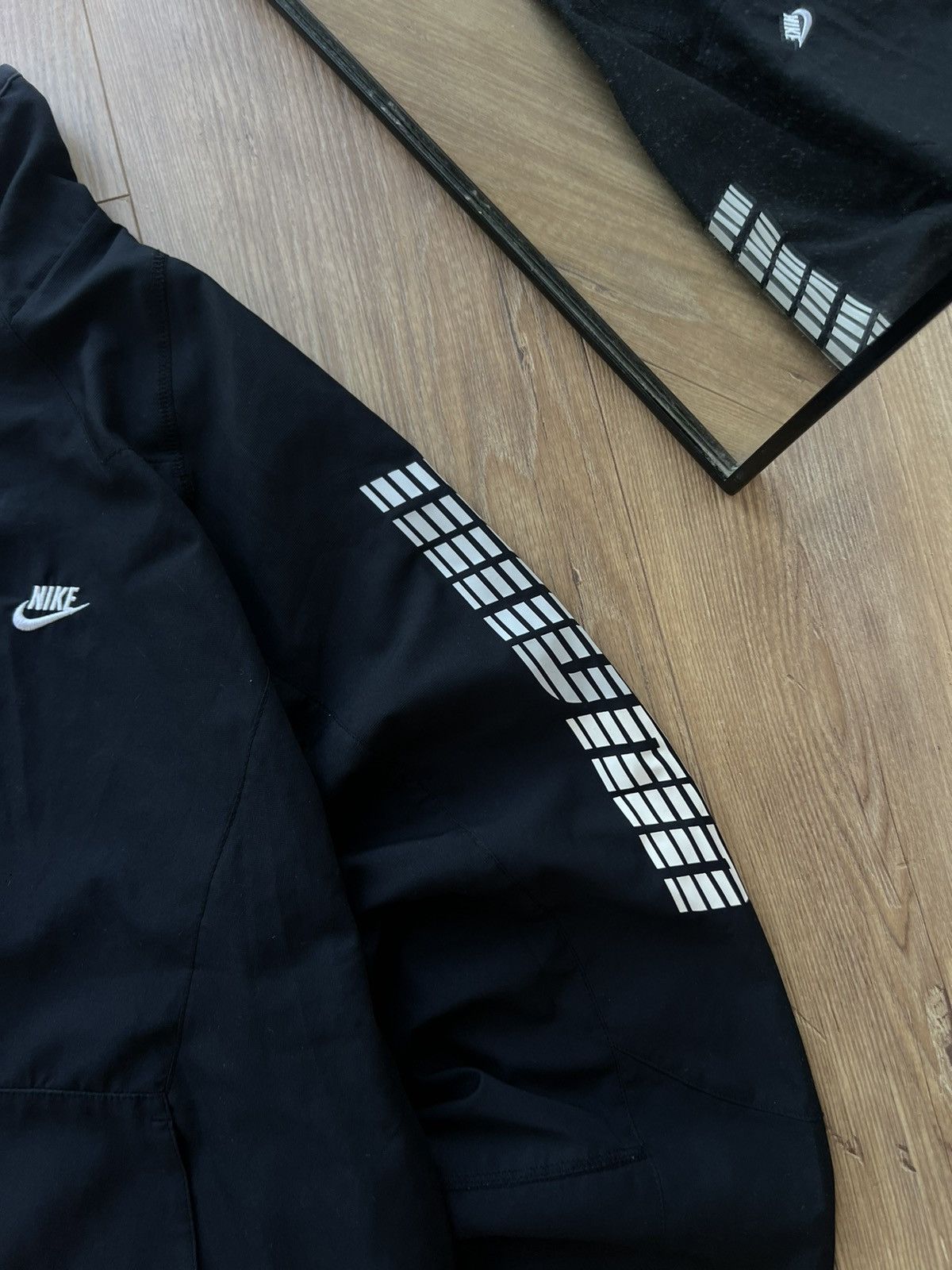 Nike 00’s NIKE AIR TRACK JACKET Y2K SWOOSH LOGO GORPCORE Size US XL / EU 56 / 4 - 4 Thumbnail