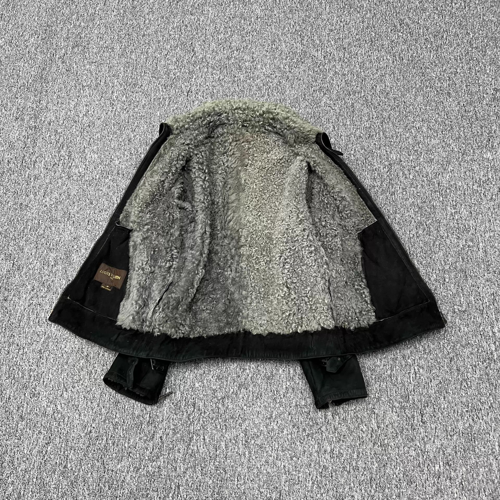 Louis Vuitton LV Shearling Lambskin Multi-Tone Logo Jacket 48 Size US M / EU 48-50 / 2 - 3 Thumbnail