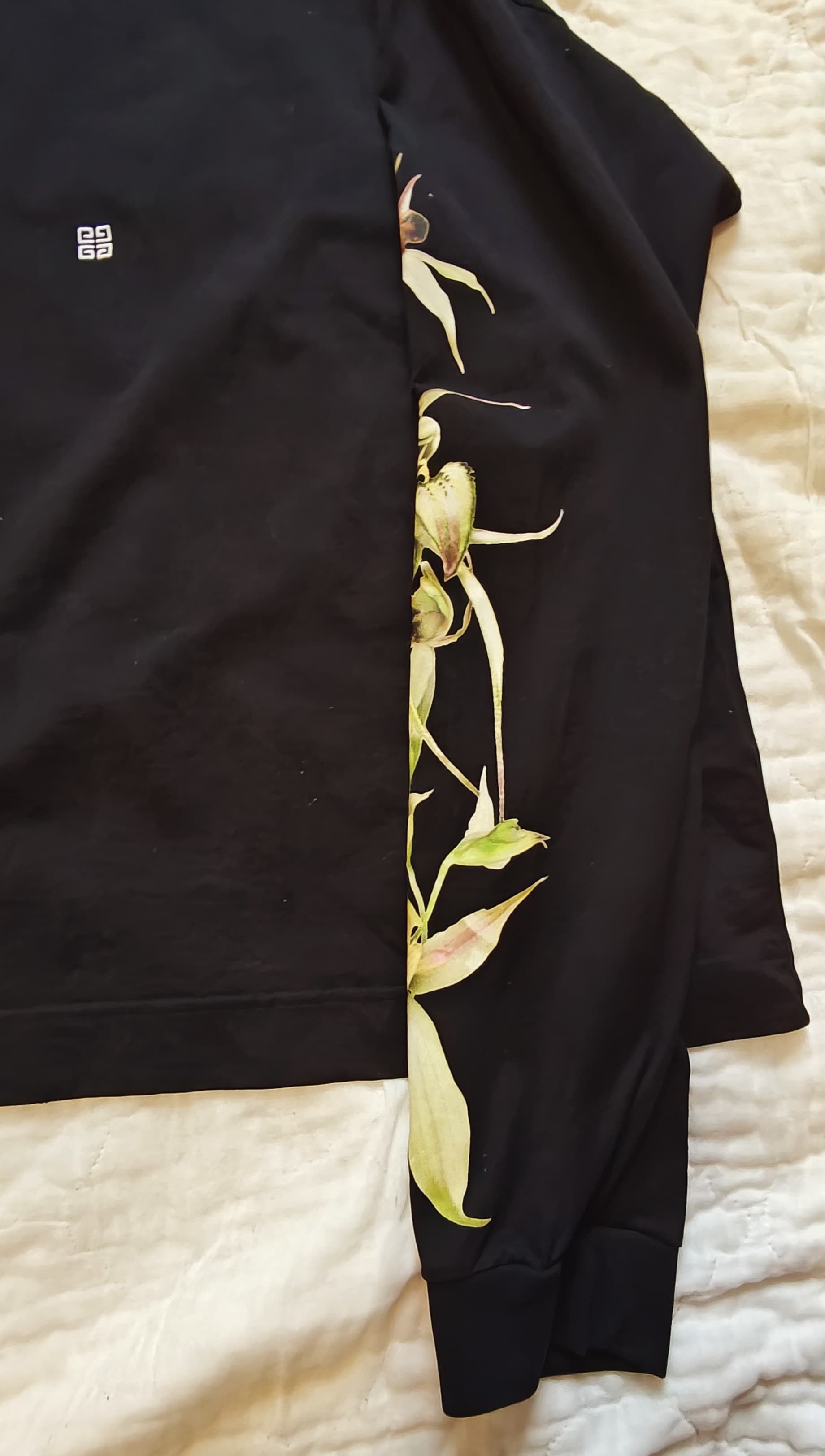 Givenchy Givenchy GVCY Floral Print 4G Logo LS T Shirt L Size US L / EU 52-54 / 3 - 9 Thumbnail