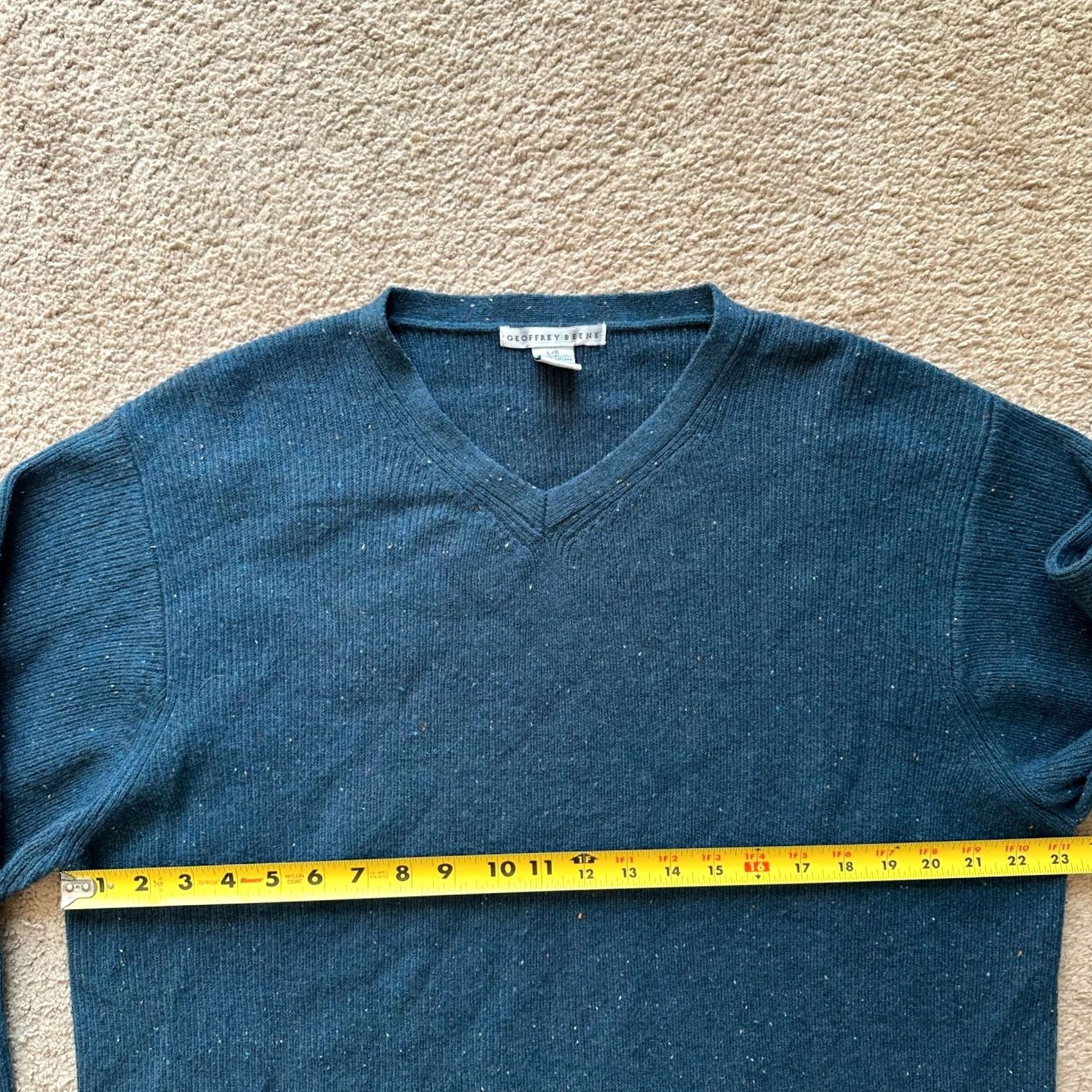 Geoffrey Beene Geoffrey Beene V Neck 100% Wool Pullover Sweater Mens Large Blue Long Sleeve Knit Clothing solid Logo Embroidered Regular Fit Fall Winter Size US L / EU 52-54 / 3 - 6 Thumbnail