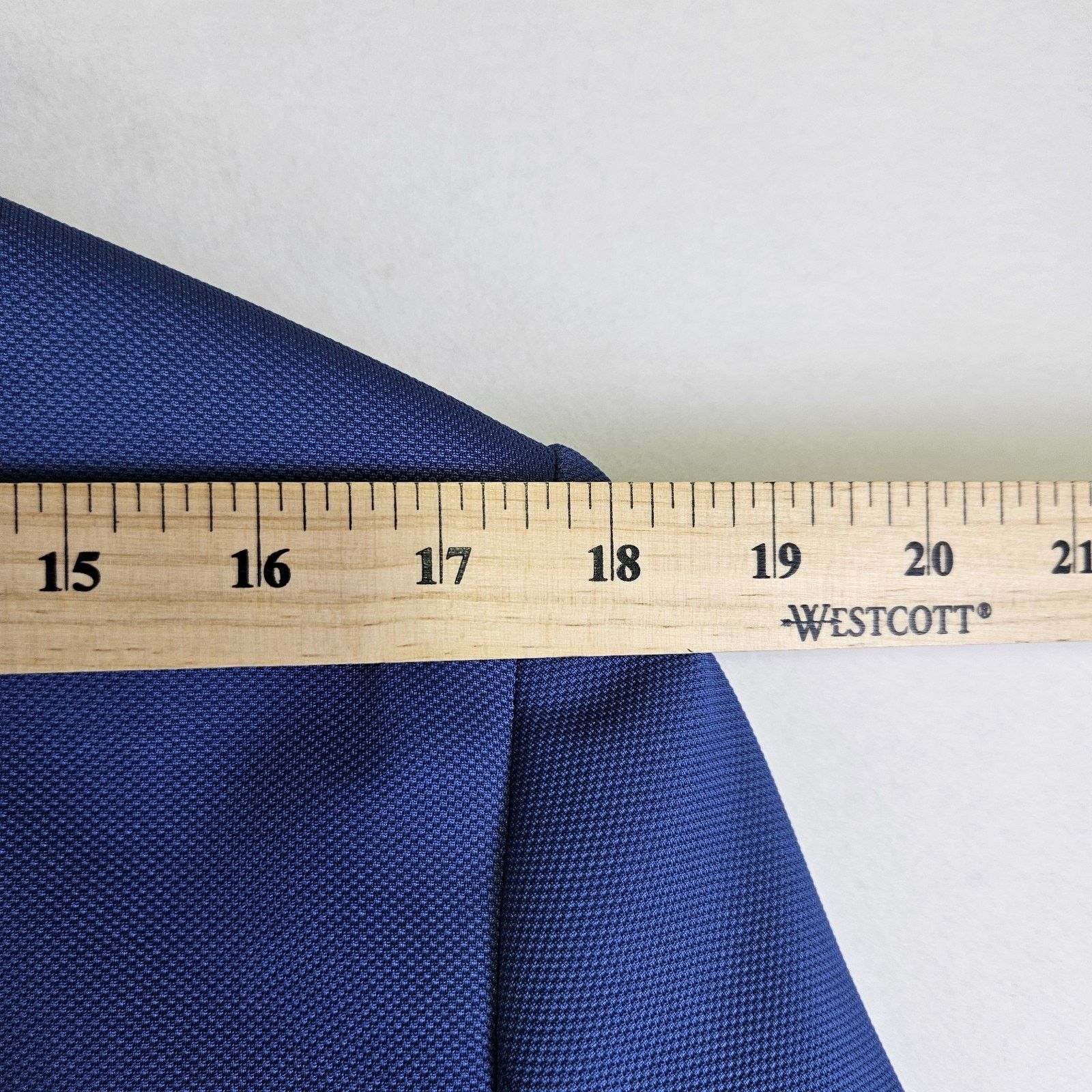 Blackberrys Phoenix Fit Blazer with Lapel Pin