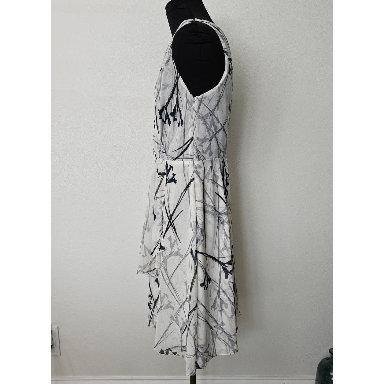 Reiss REISS Elsie Fit-and-Flare Printed Faux Wrap Chiffon Dress 6 Size M / US 6-8 / IT 42-44 - 4 Thumbnail