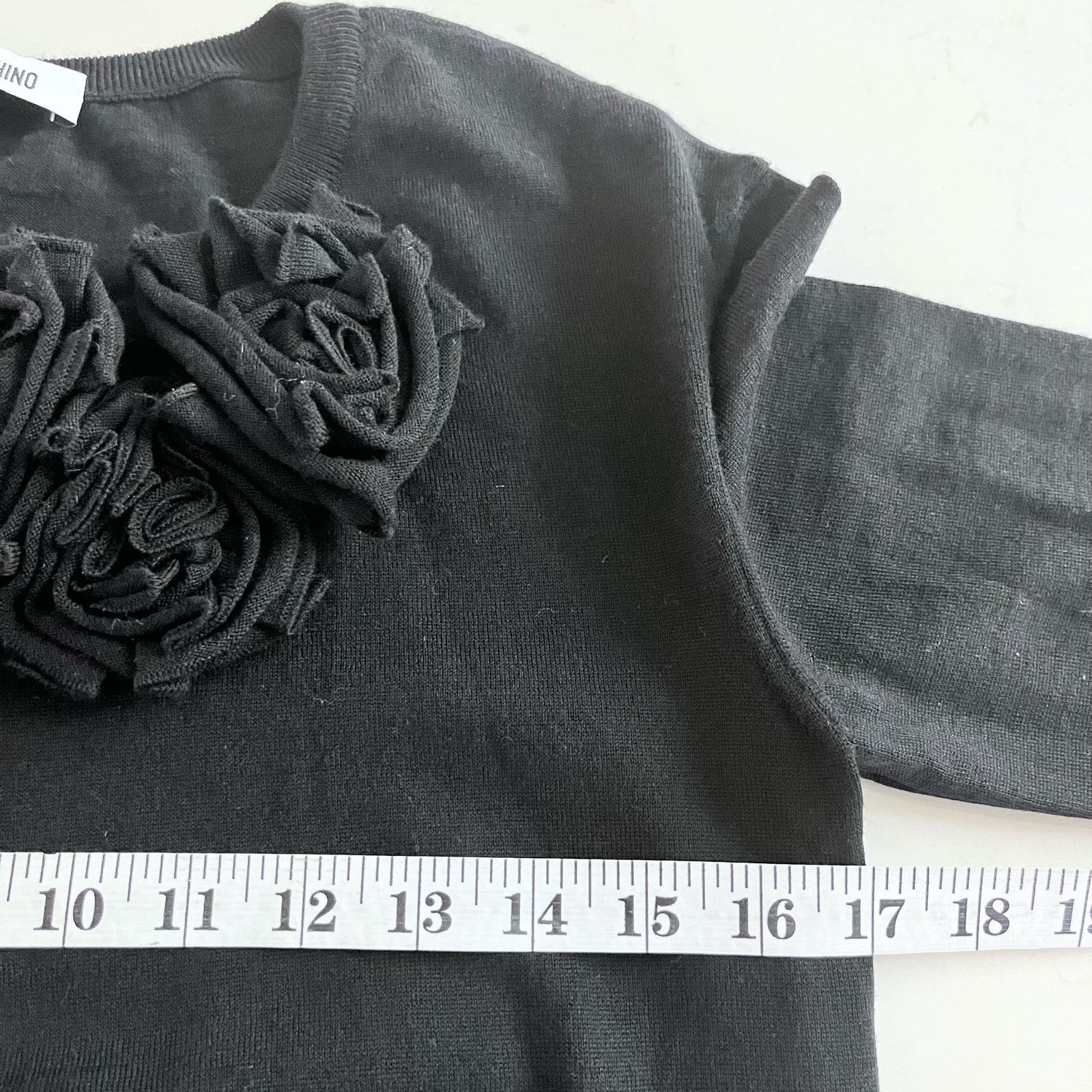 Moschino Moschino Black Virgin Wool Rosette Long Sleeve Sweater Size S / US 4 / IT 40 - 4 Thumbnail