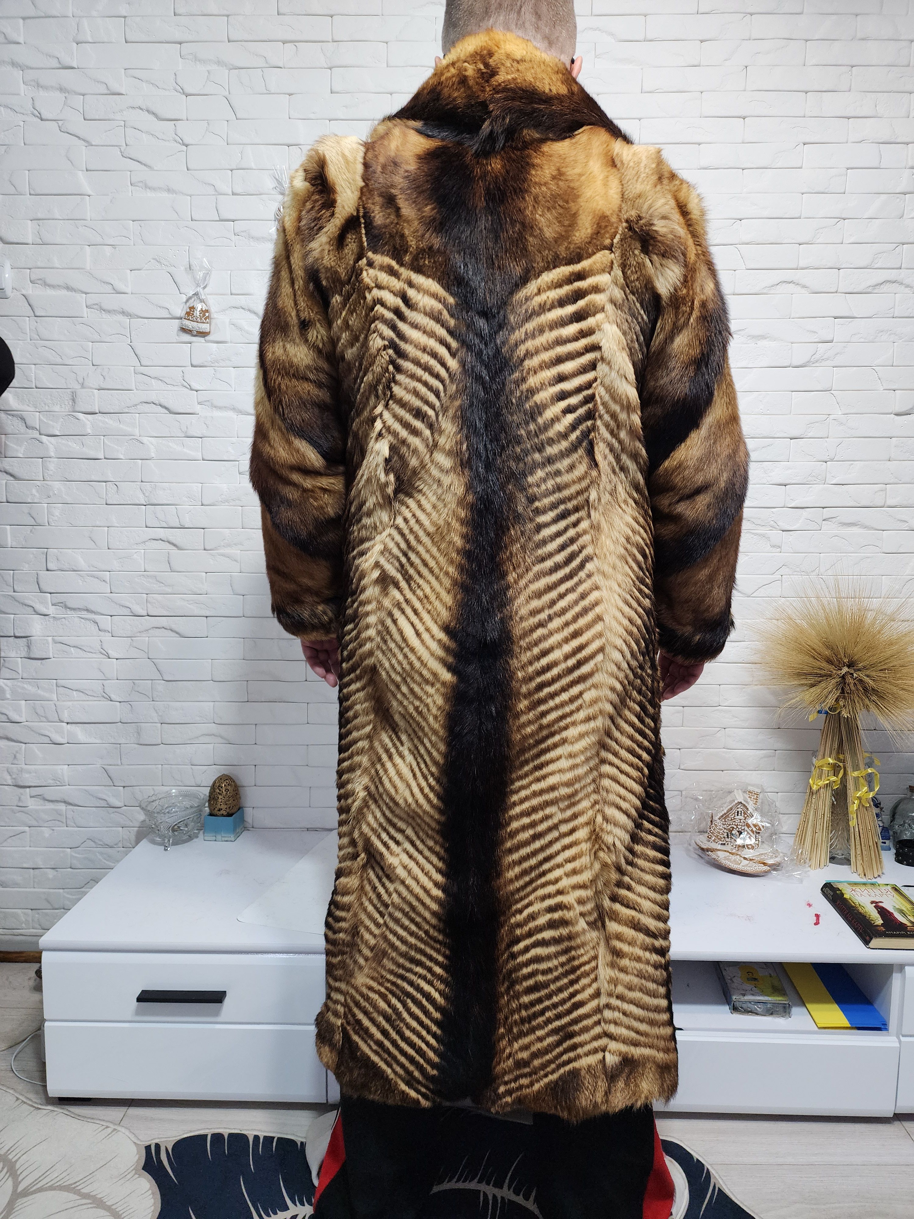 Berghaus Long Brown Fur Coat: Undyed Fur, Metal Snaps Closure Size US L / EU 52-54 / 3 - 4 Thumbnail