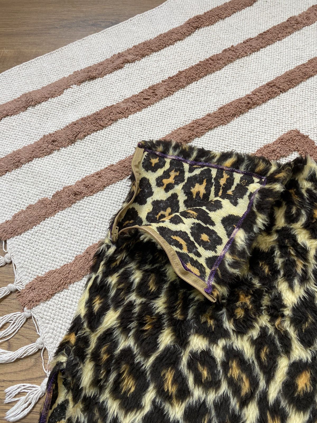 Vintage LEOPARD FLUFFY FUR MOHAIR SKIRT Size 32" / US 10 / IT 46 - 4 Thumbnail