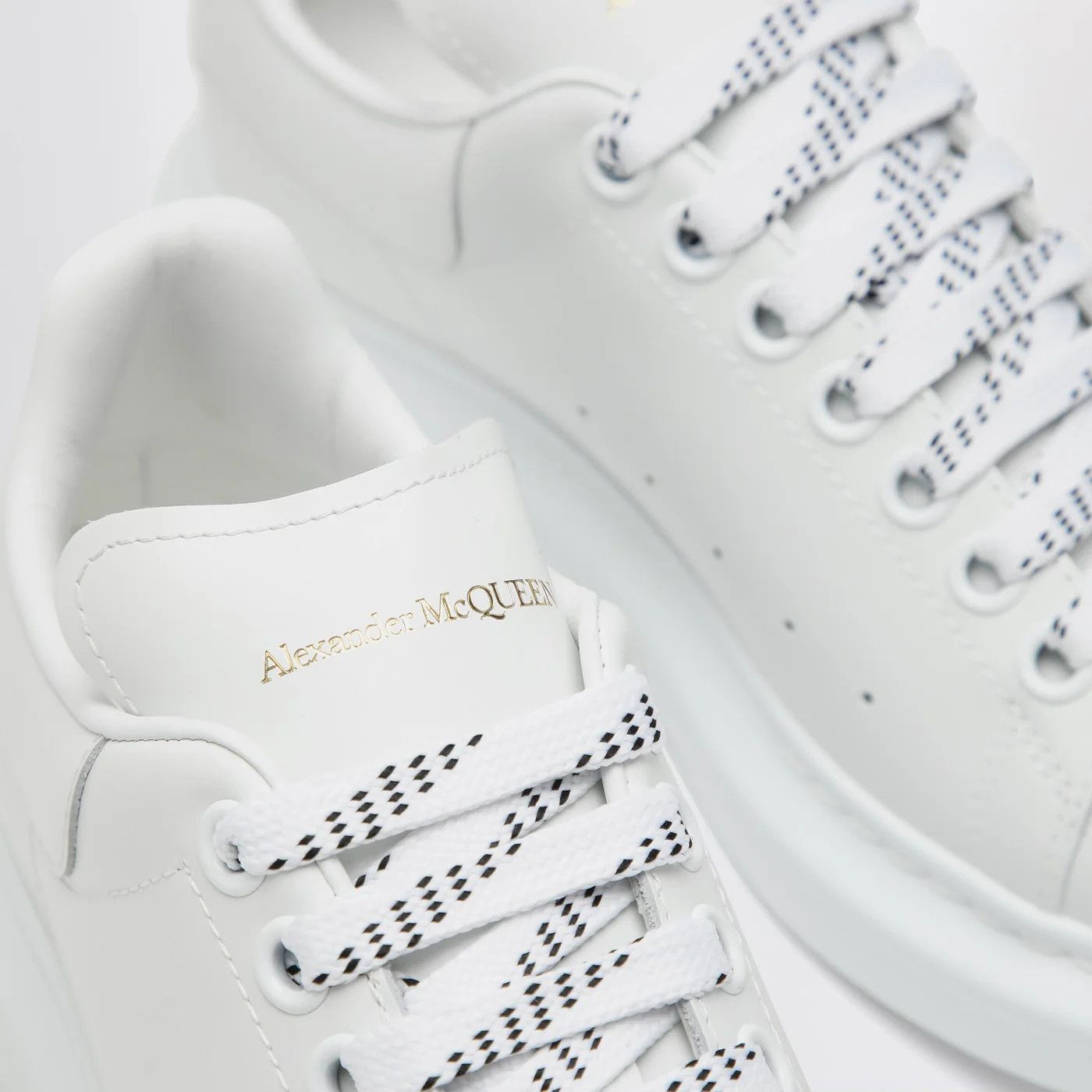 Alexander McQueen o1d2blof0426 Oversize Sneakers in White Size US 10 / IT 40 - 5 Thumbnail