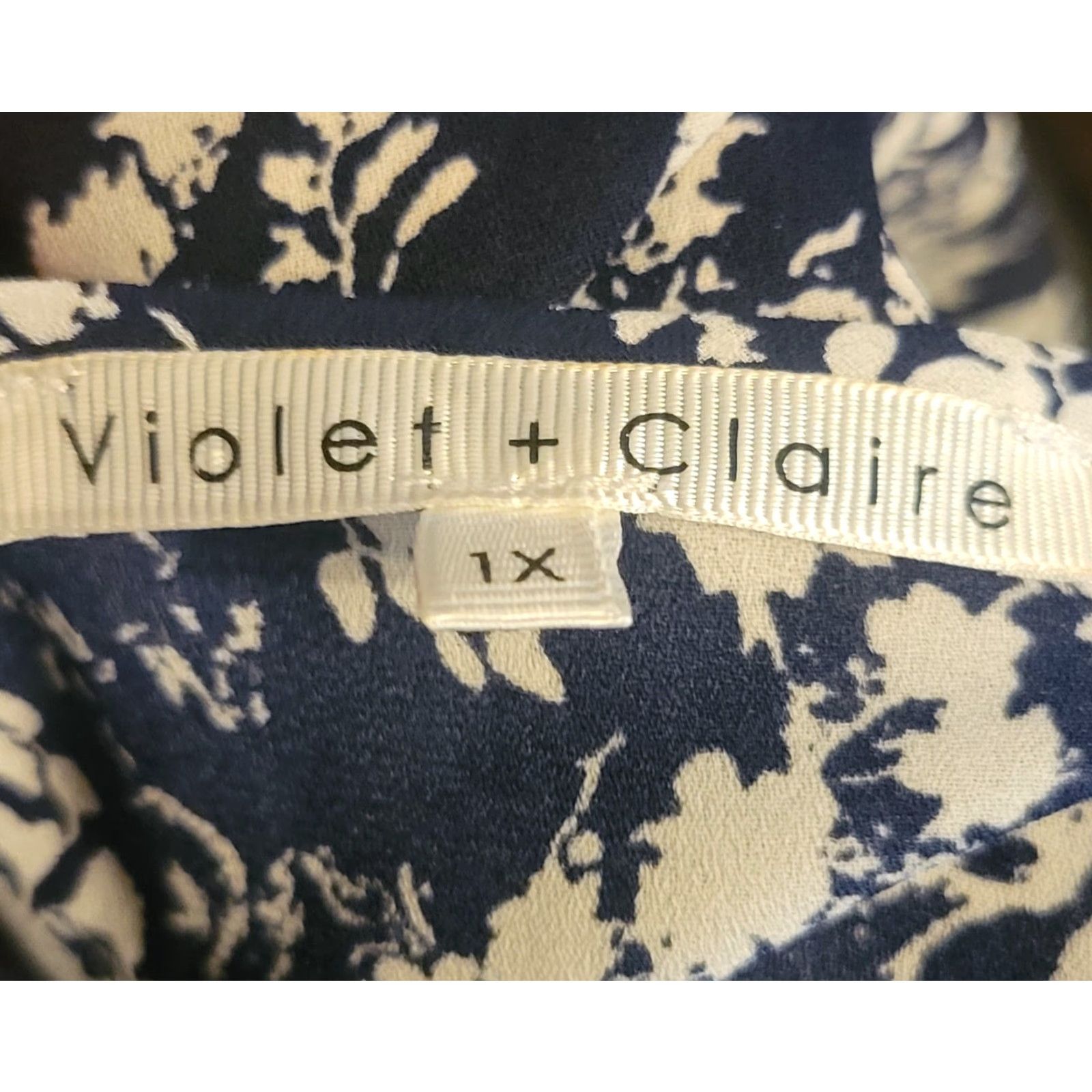 Vintage Violet + Claire Black Floral Cold Shoulder Top 1X Plus Size XL / US 12-14 / IT 48-50 - 3 Thumbnail