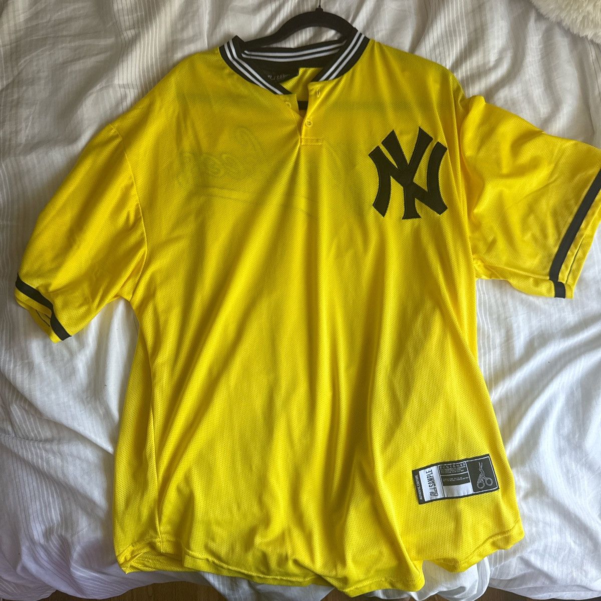 Other Mesh yellow yankees jersey Size US L / EU 52-54 / 3 - 1 Thumbnail
