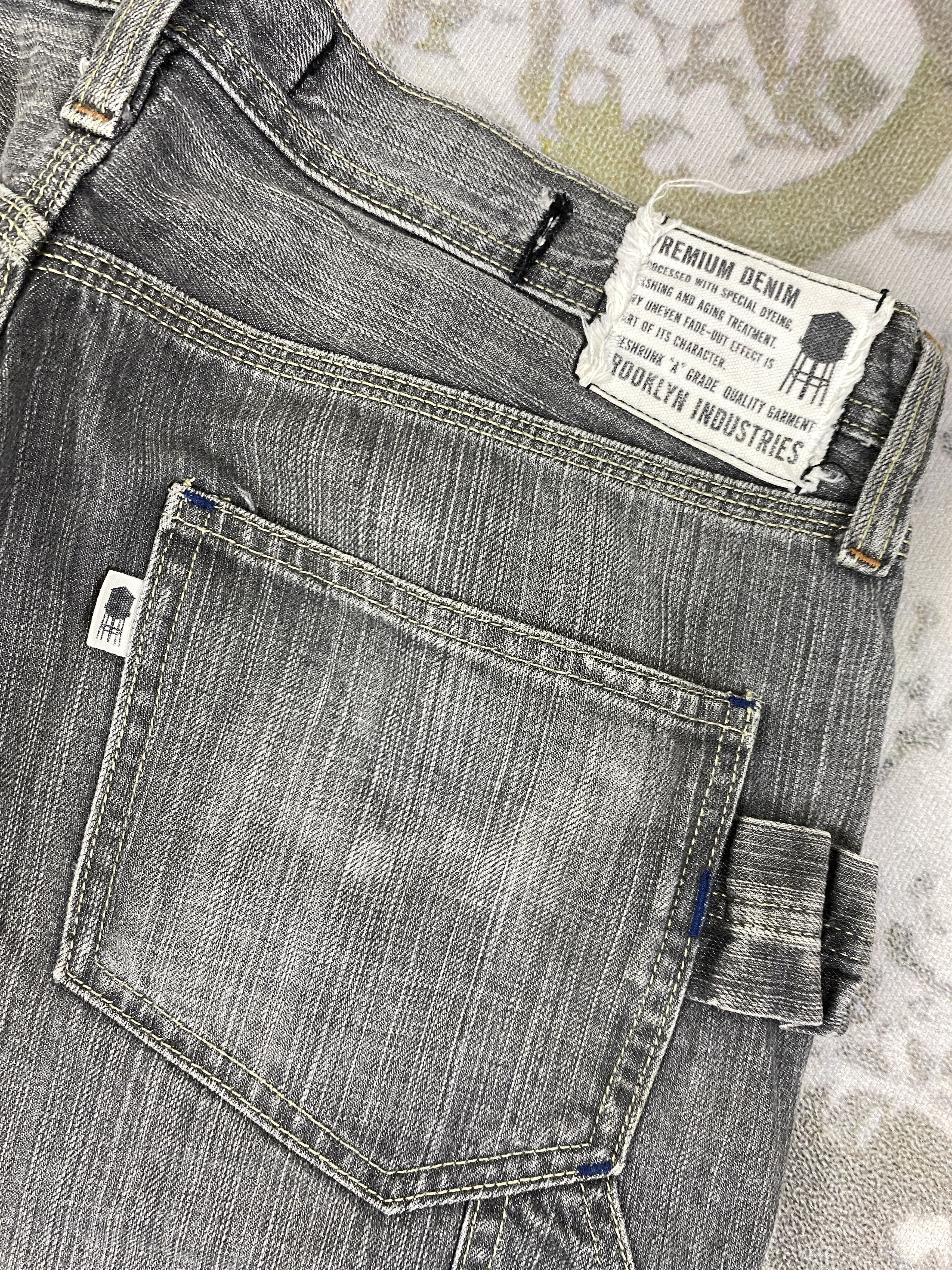 Le Grande Bleu (L.G.B.) Brooklyn Industries LGB style Jeans 35x31.5 - JN3014 Size US 35 - 10 Thumbnail