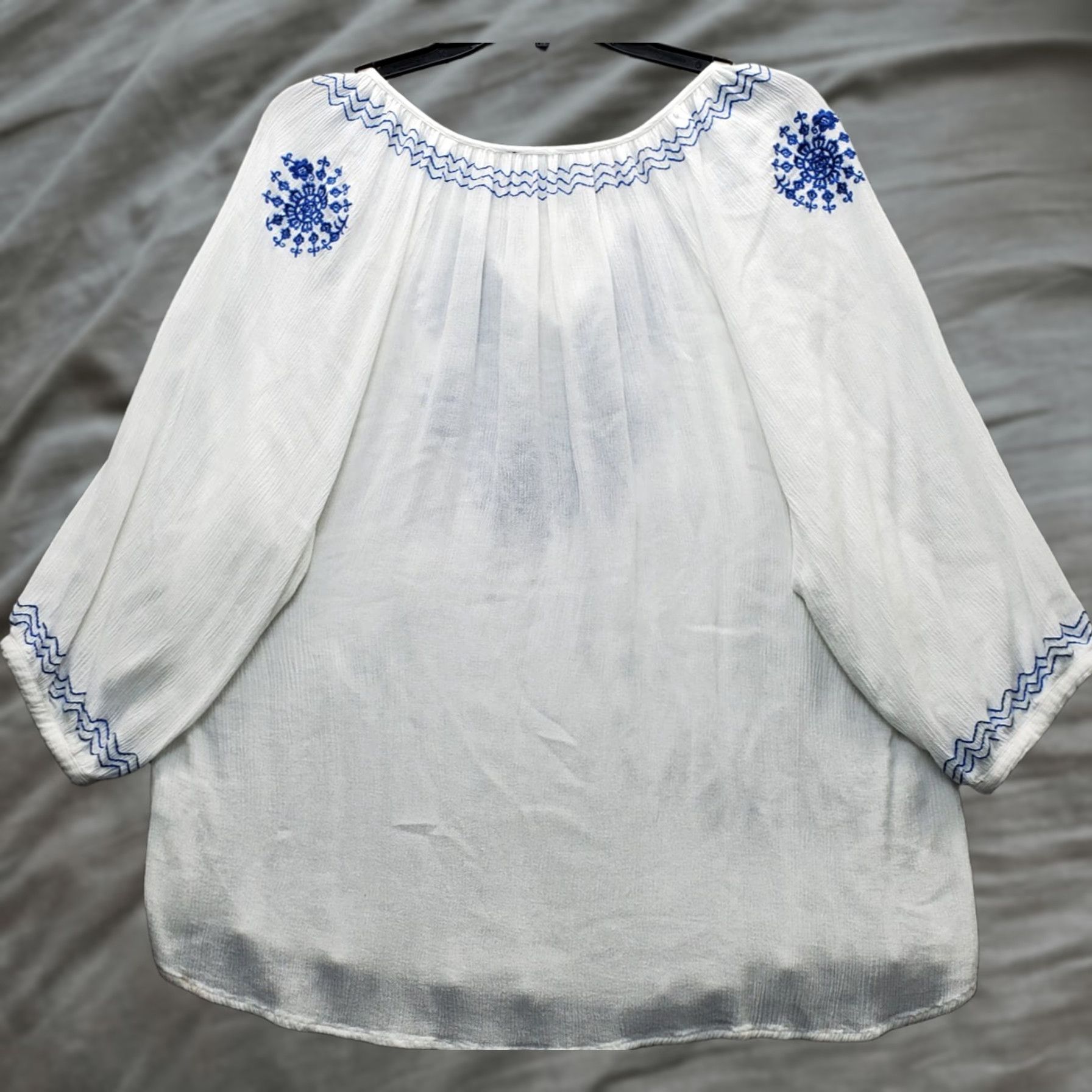 Cynthia Rowley Cynthia Rowley Blouse Women's 2X Embroidered Floral Keyhole Tie Neck Balloon Sleeve Casual Shirt Size XXL / US 16-18 / IT 52-54 - 1 Thumbnail