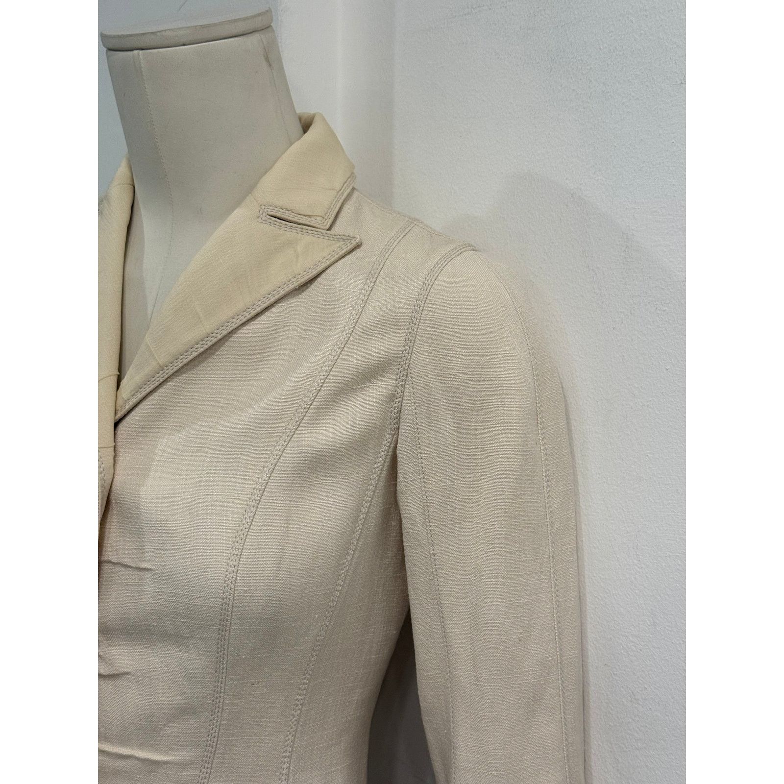 Louis Vuitton 2000s Louis Vuitton structured cropped linen peplum jacket Size XS / US 0-2 / IT 36-38 - 7 Thumbnail