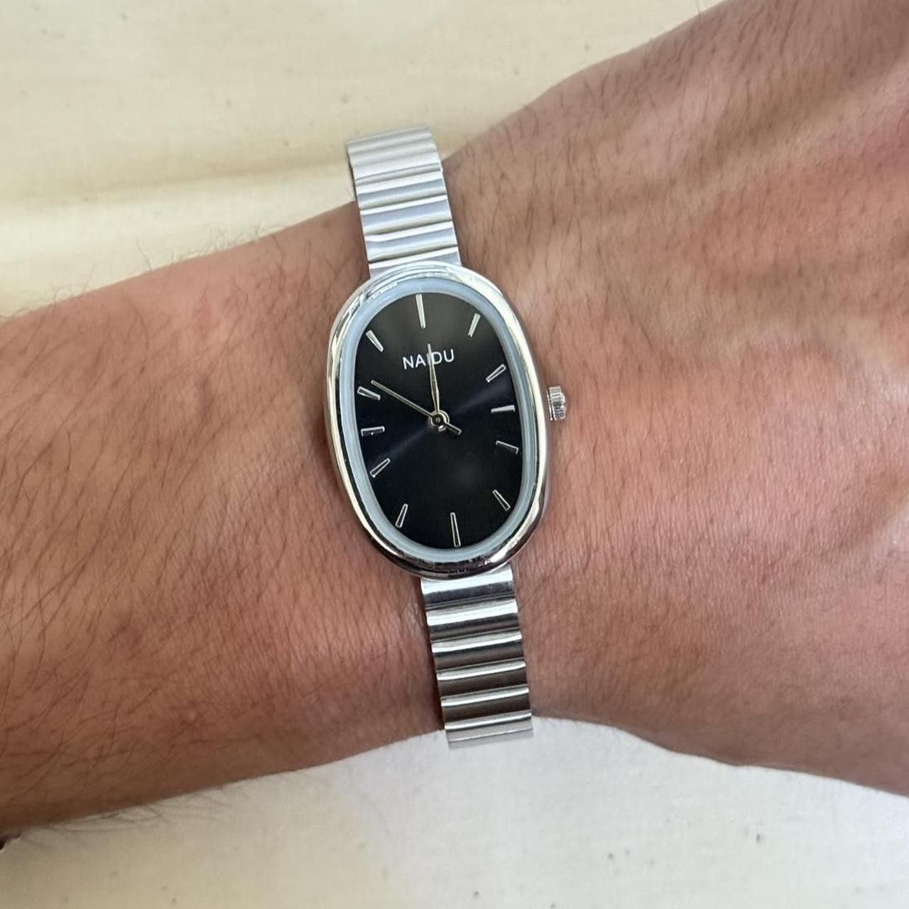 Vintage y2k style silver round stainless steel luxury classy watch Size ONE SIZE - 1 Thumbnail