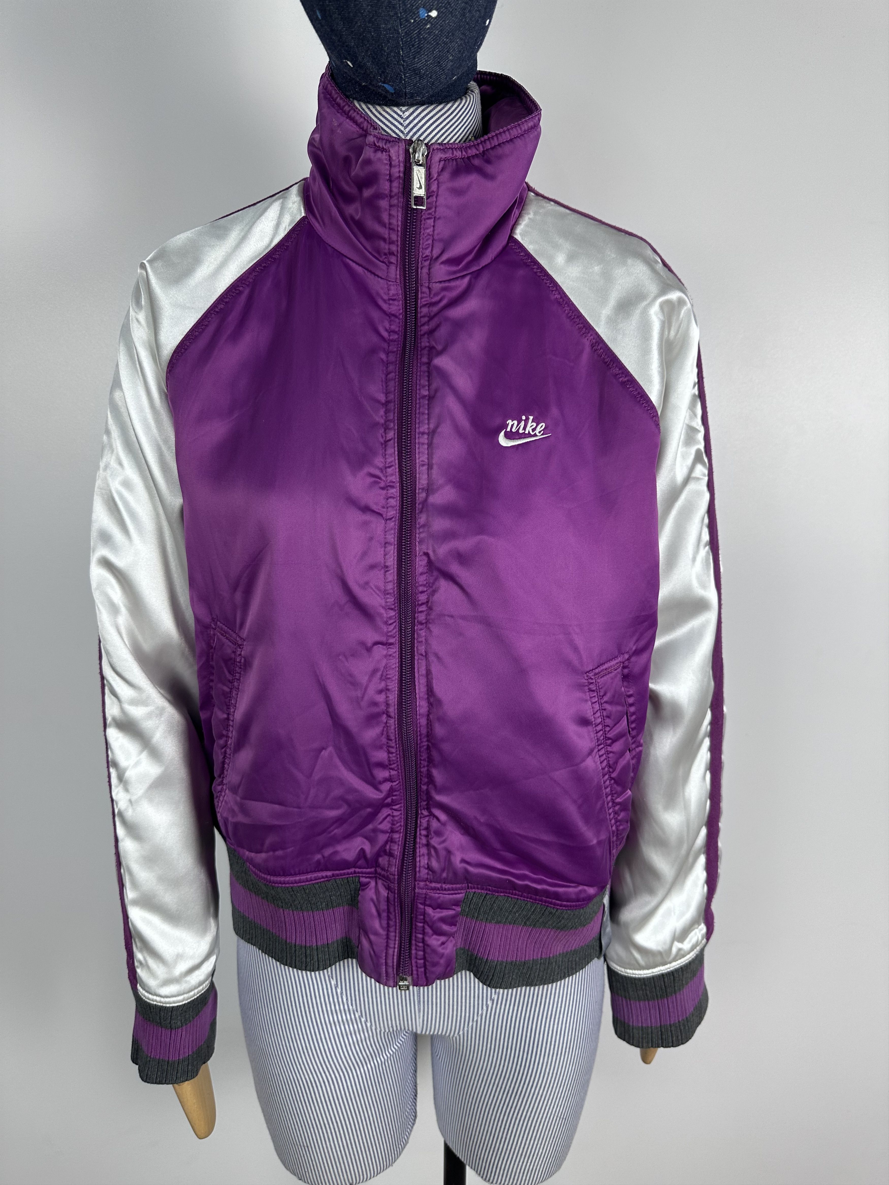 Nike × Vintage Vintage Nike Bomber Jacket Womens Embroidered Logo Size M Size M / US 6-8 / IT 42-44 - 4 Thumbnail