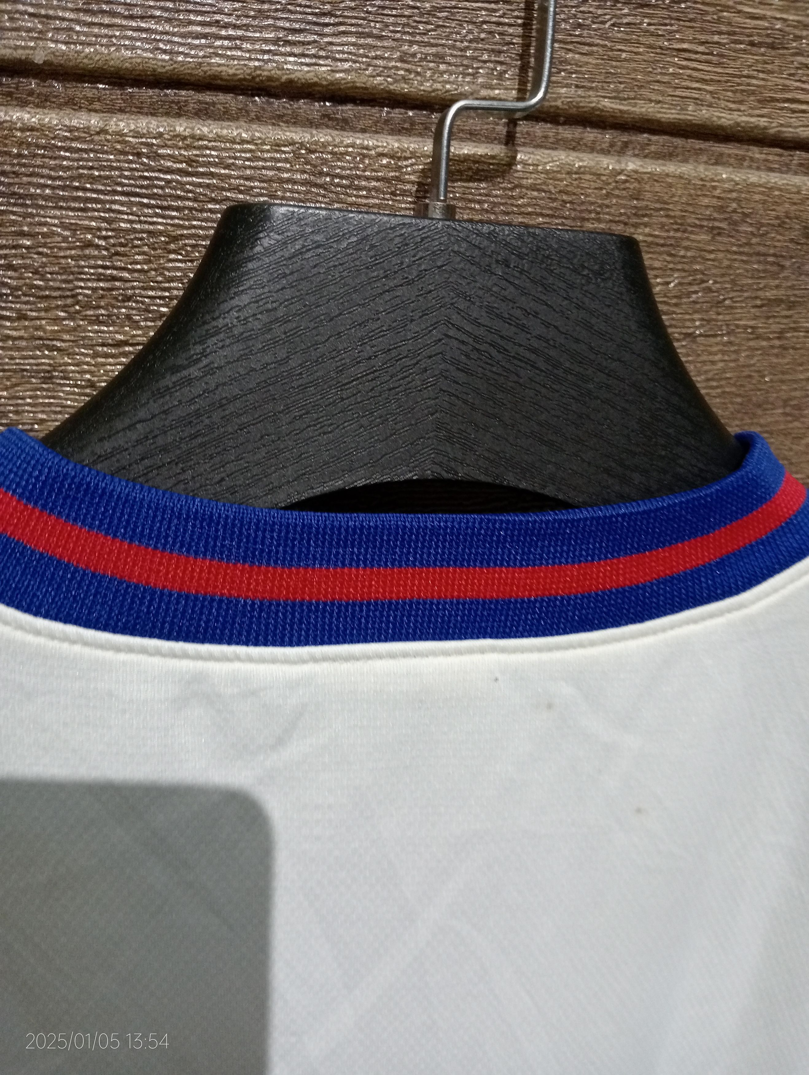 Mizuno Vintage '90s Mizuno Big Logo V-Neck Jersey Size US L / EU 52-54 / 3 - 7 Thumbnail