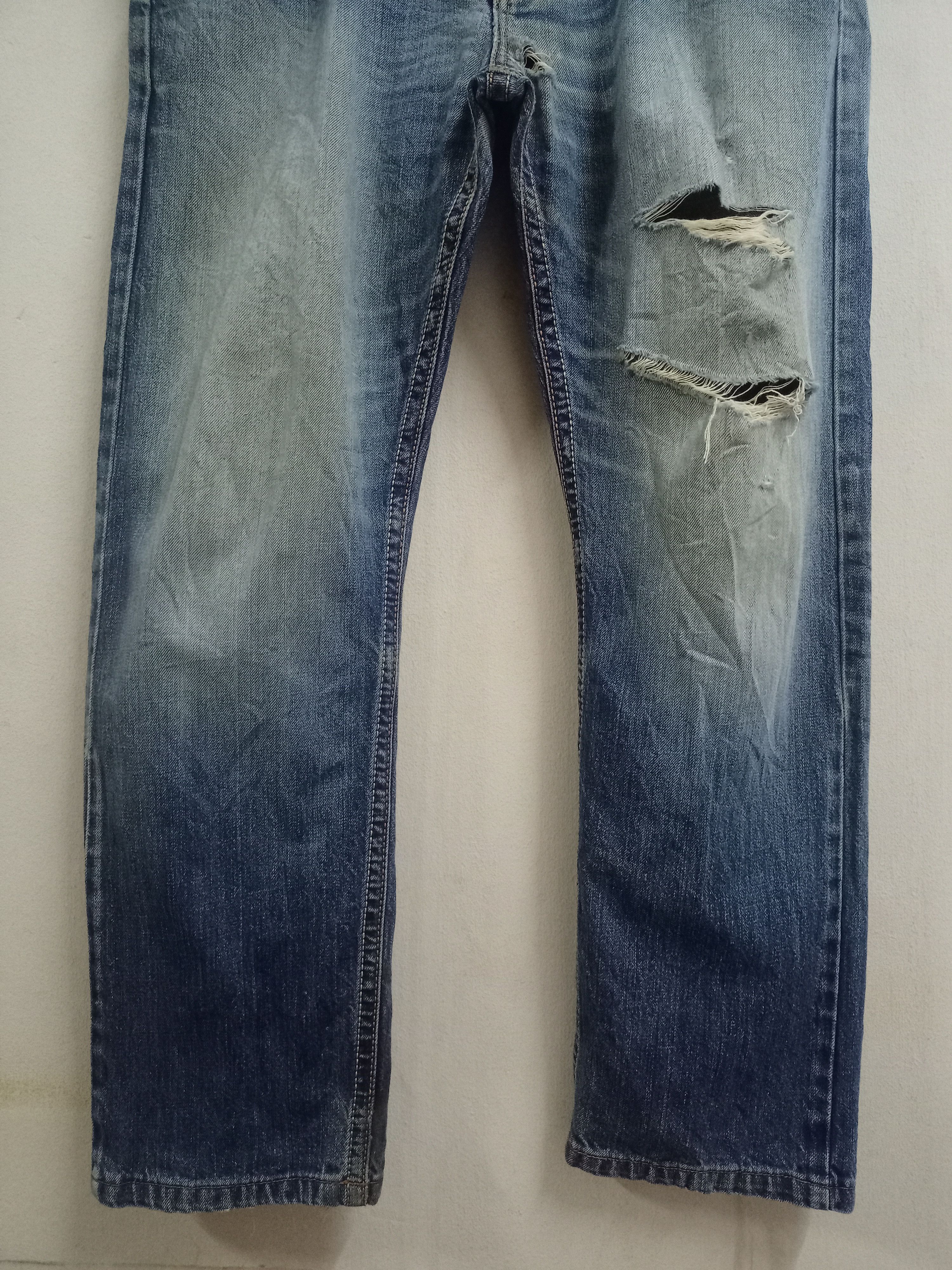 Edwin Exclusive Vintage Edwin Japan Faded Blue Ripped Loose Jeans Size US 36 / EU 52 - 7 Thumbnail